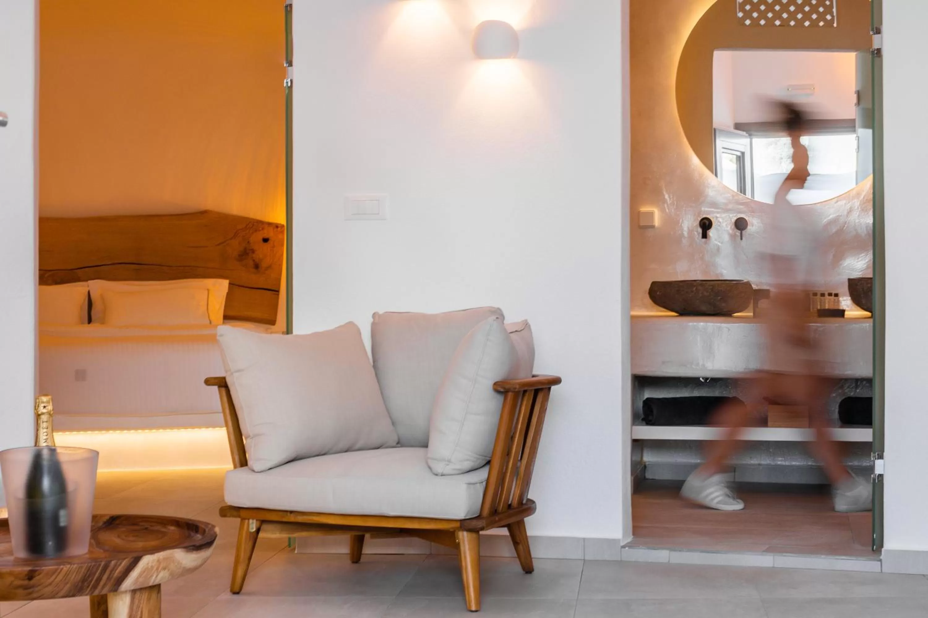 Bed in Eternity Suites Santorini