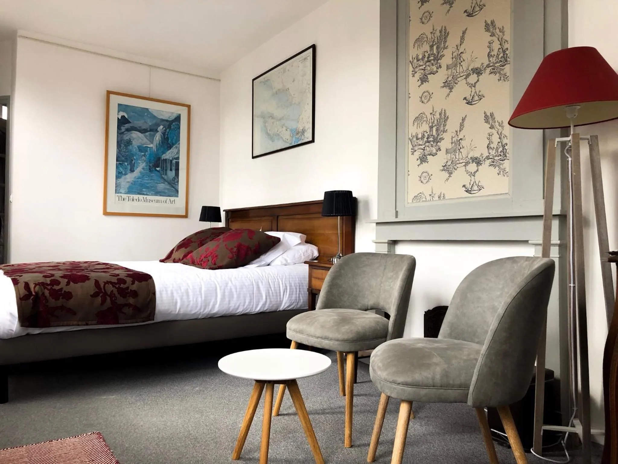 Photo of the whole room, Bed in Entre Terre Et Mer