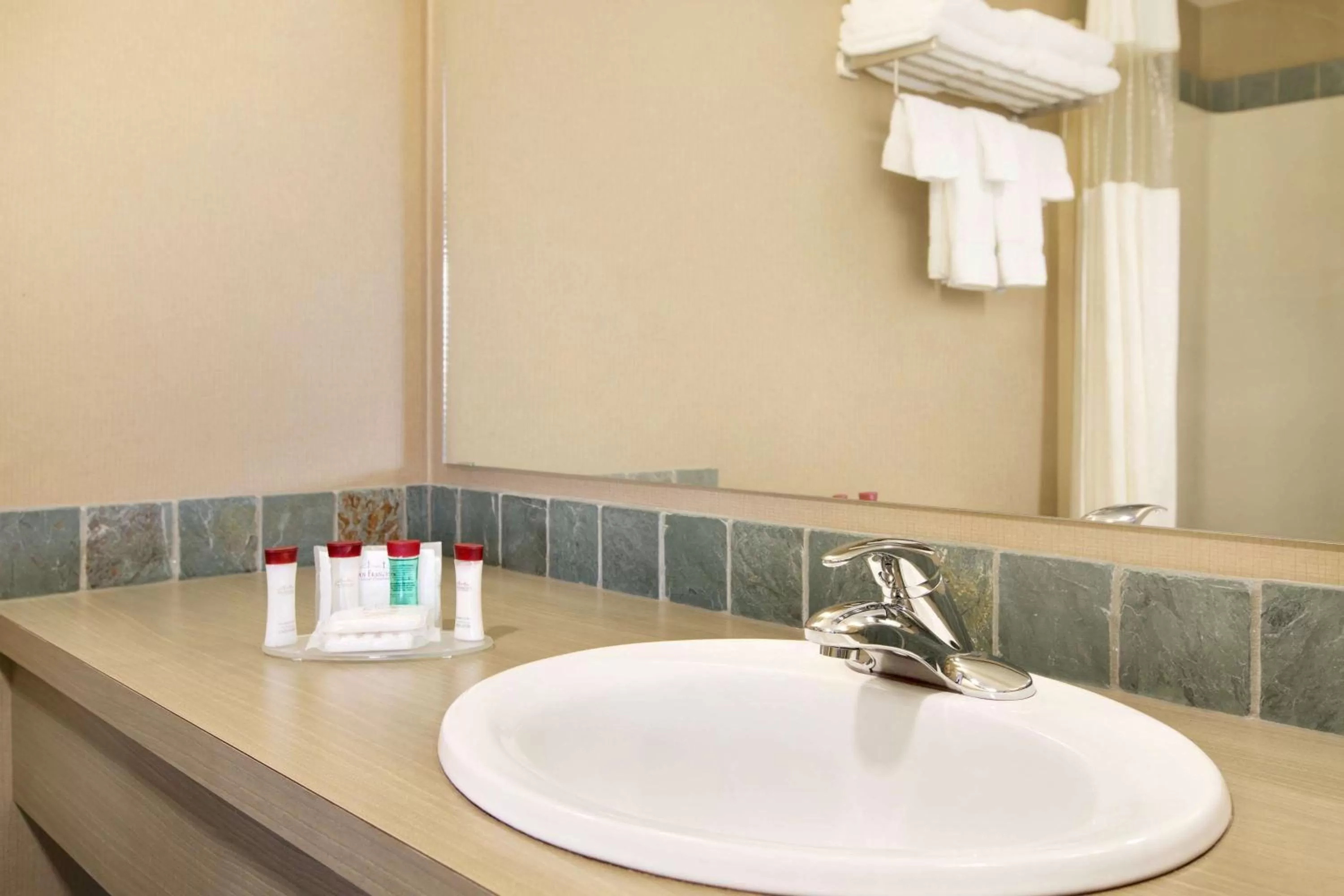 Photo of the whole room in Ramada by Wyndham Nanaimo