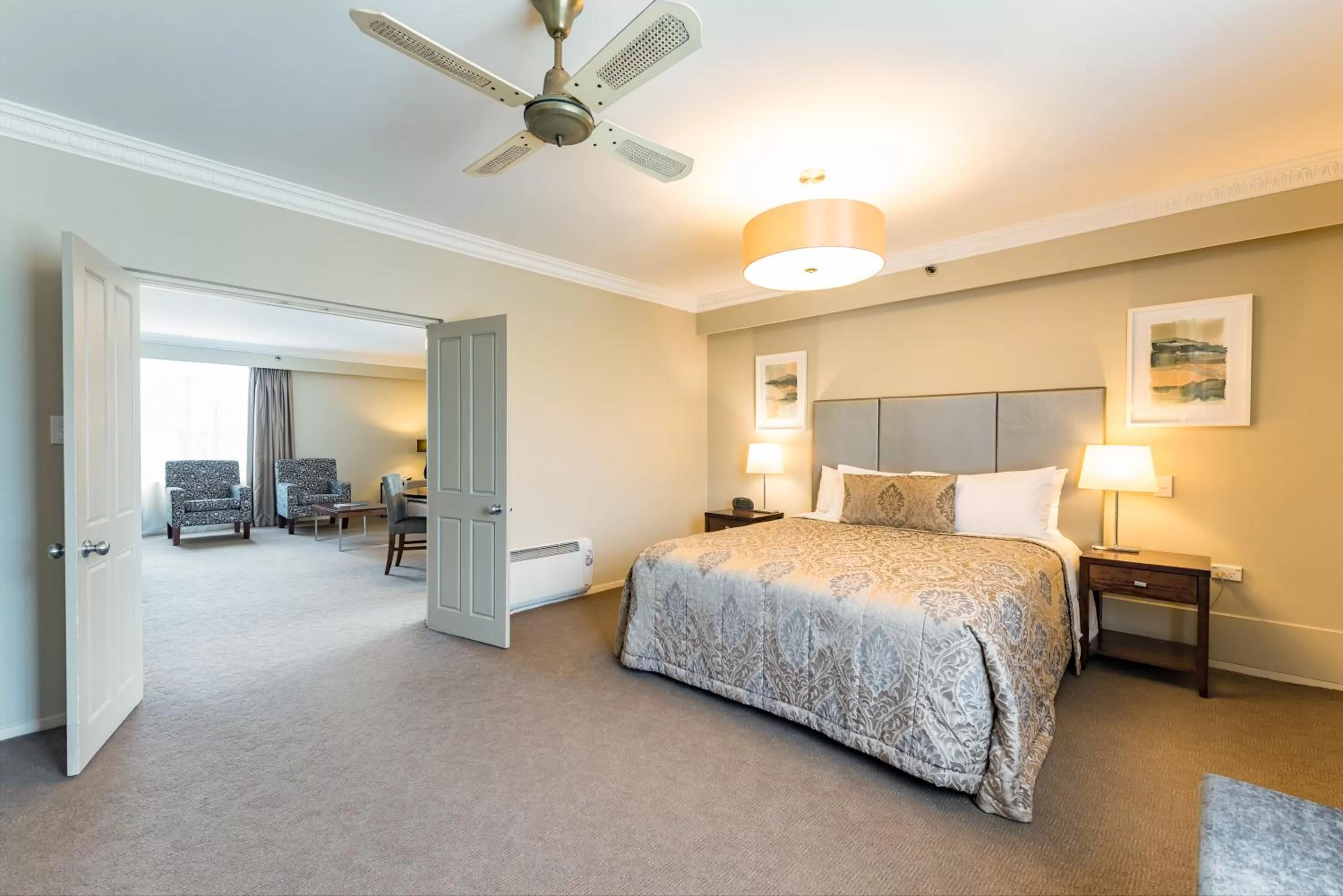 Bedroom, Bed in Distinction Hotel Rotorua