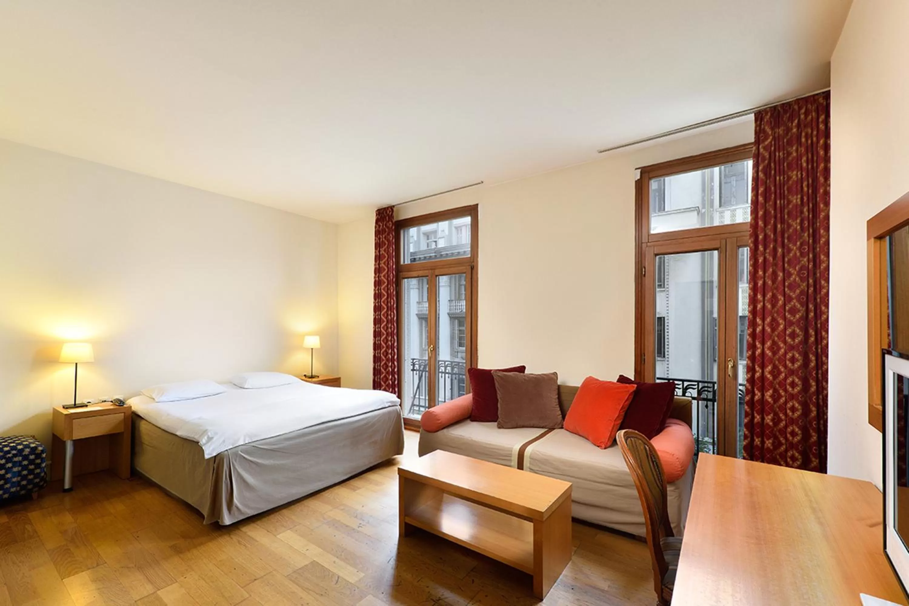 Bed in Le Palace Hotel