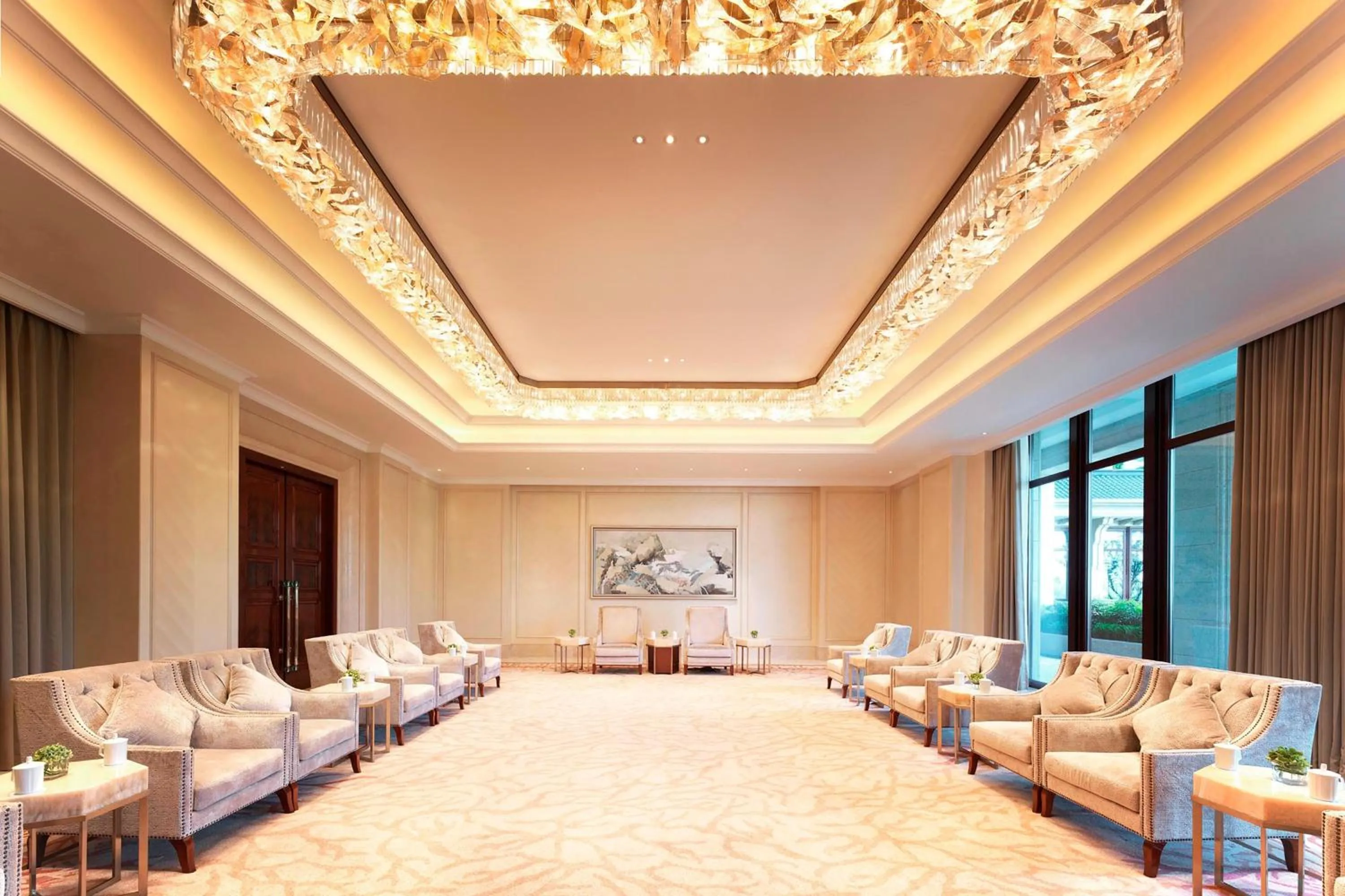 Meeting/conference room in The Westin Zhujiajian Resort, Zhoushan