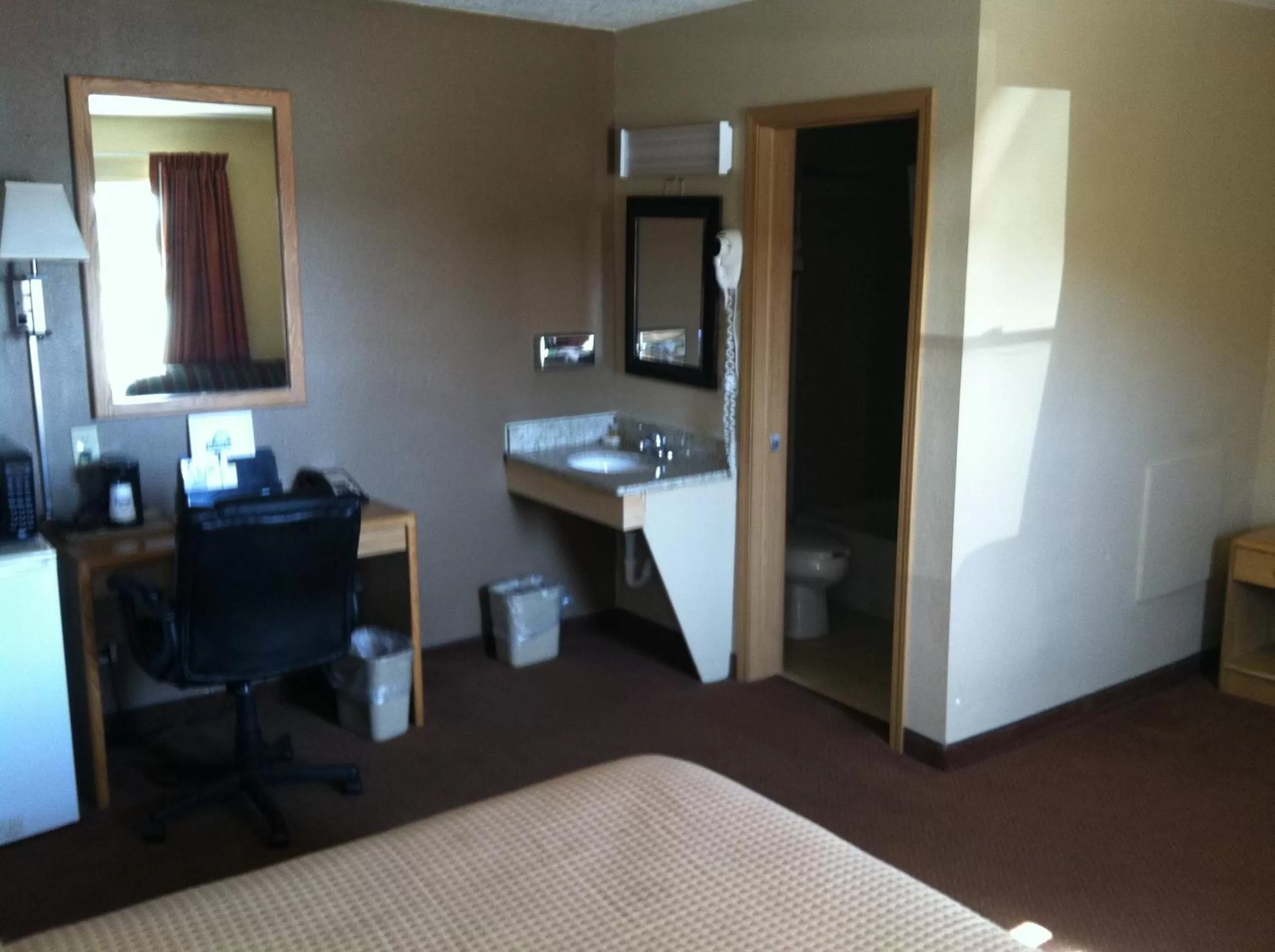 Bed in Days Inn by Wyndham Worthington