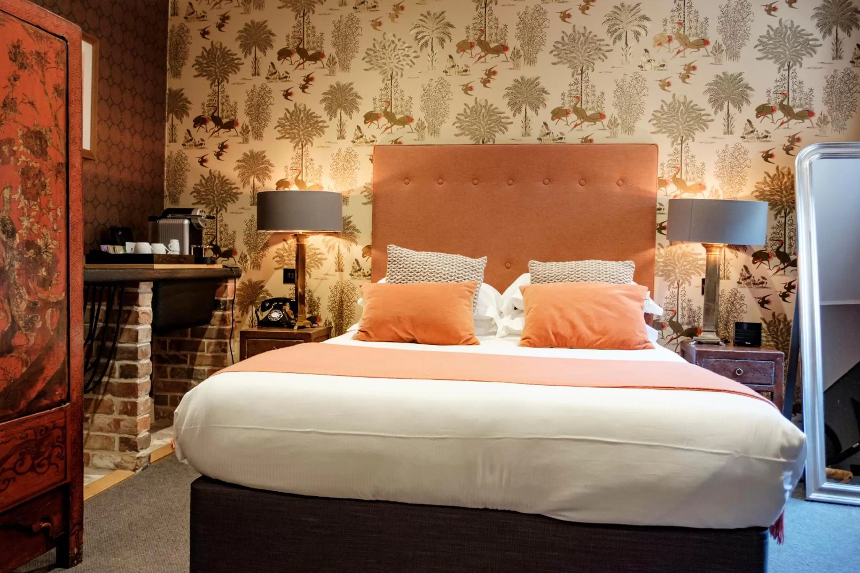 Bedroom, Bed in The Bull Hotel