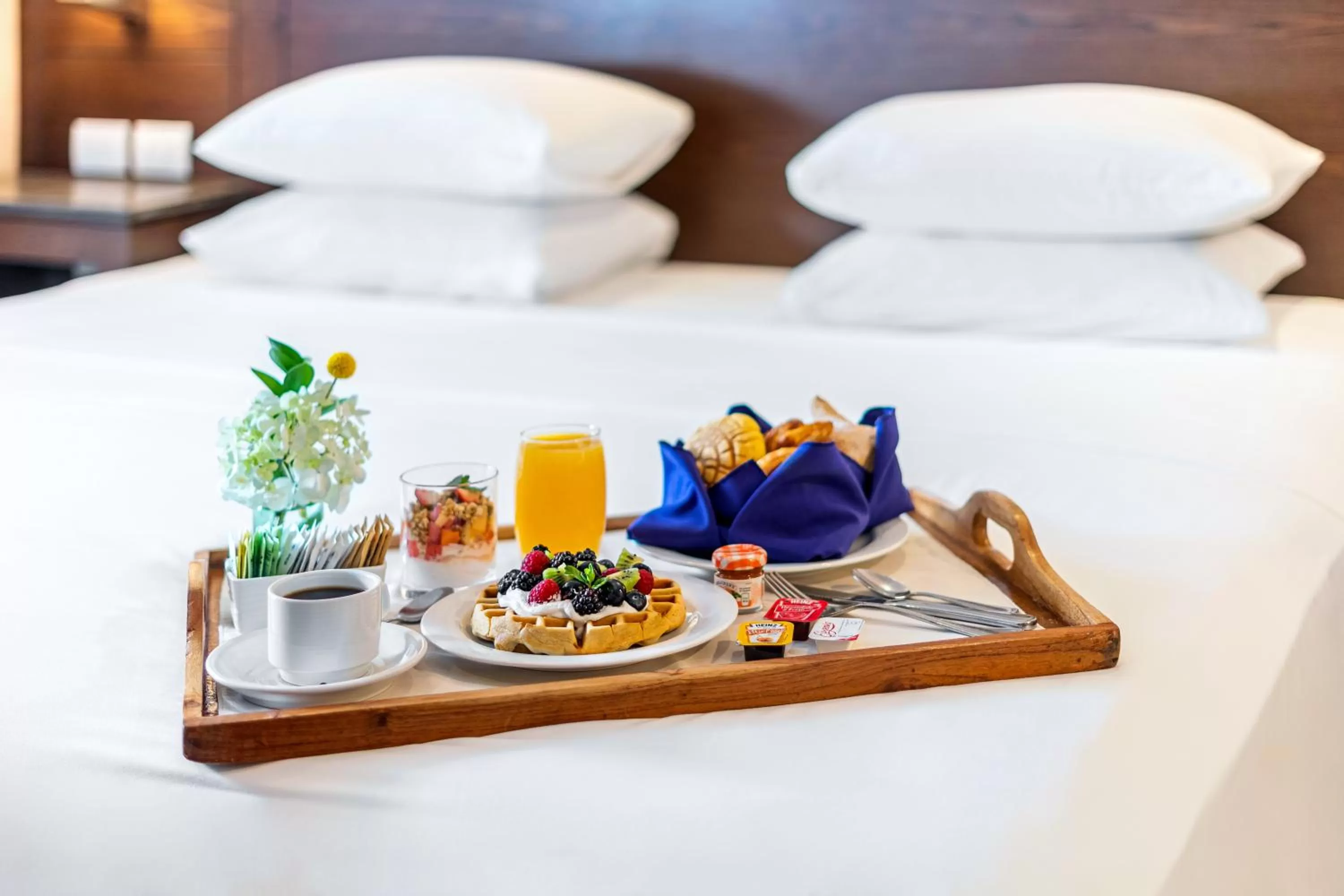 Breakfast, Bed in Hyatt Regency Villahermosa