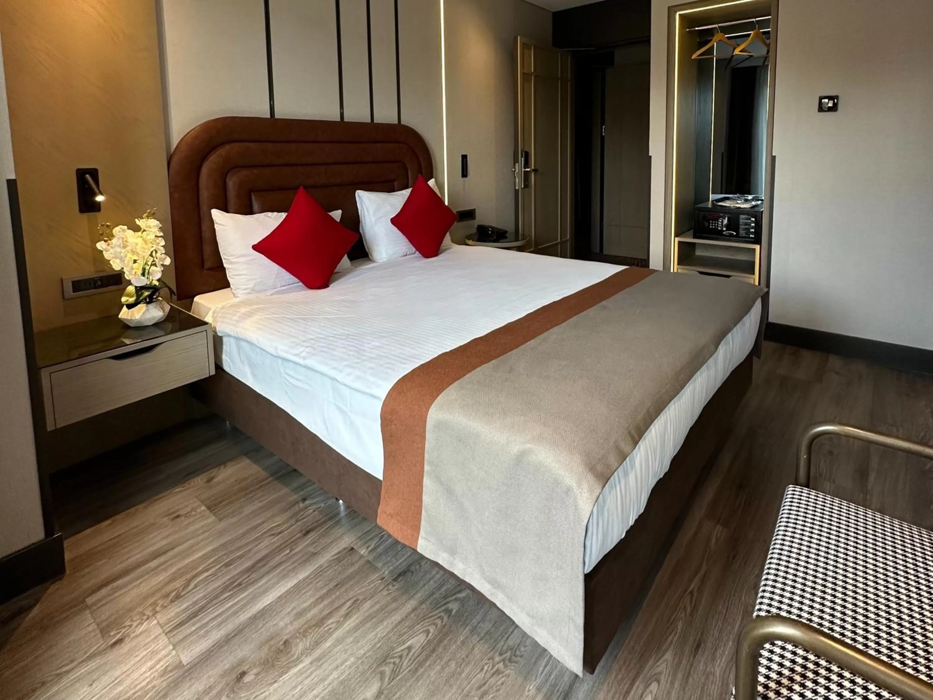 Bed in Edition Old City Hotel