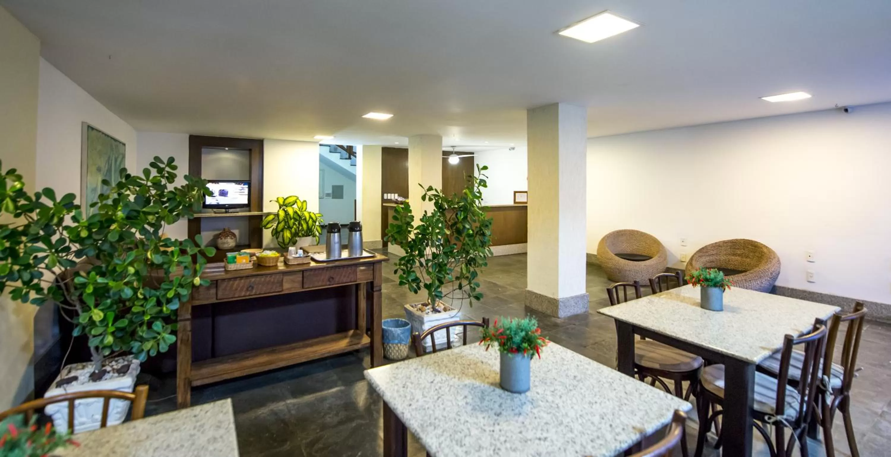 Restaurant/places to eat in La Belle Beach Hotel