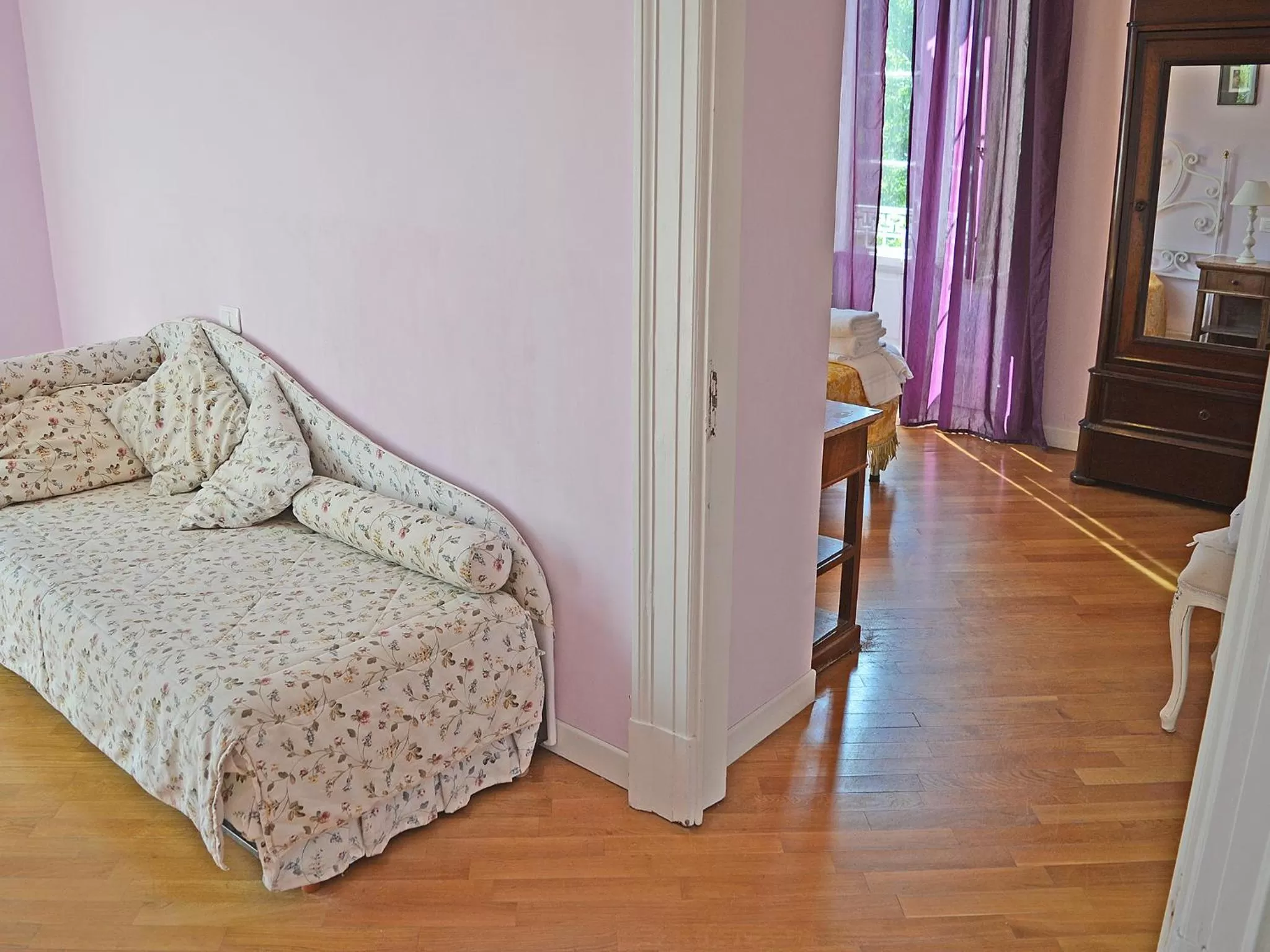 Bed in The Secret Garden Relais