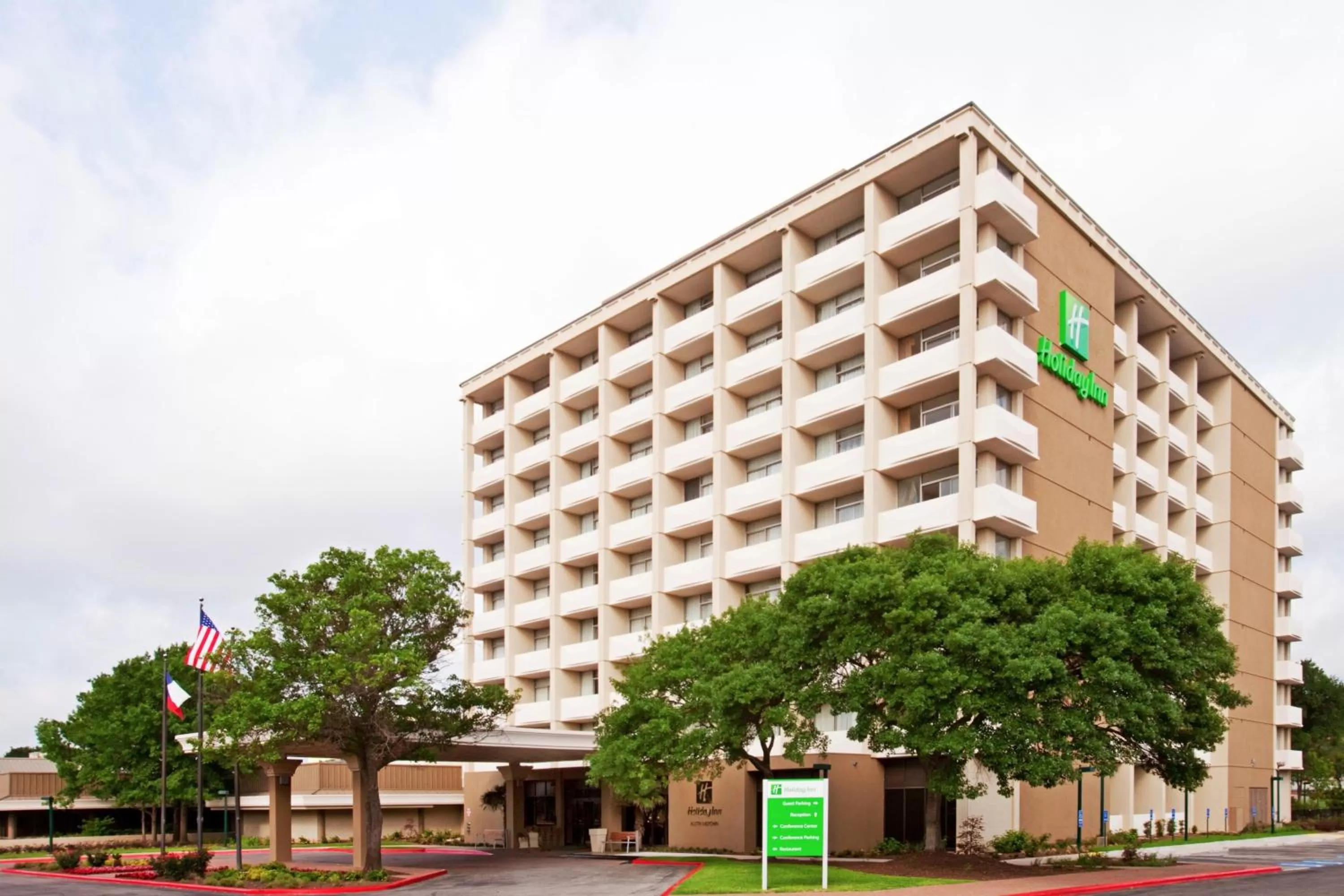 Property building in Holiday Inn Austin Midtown by IHG