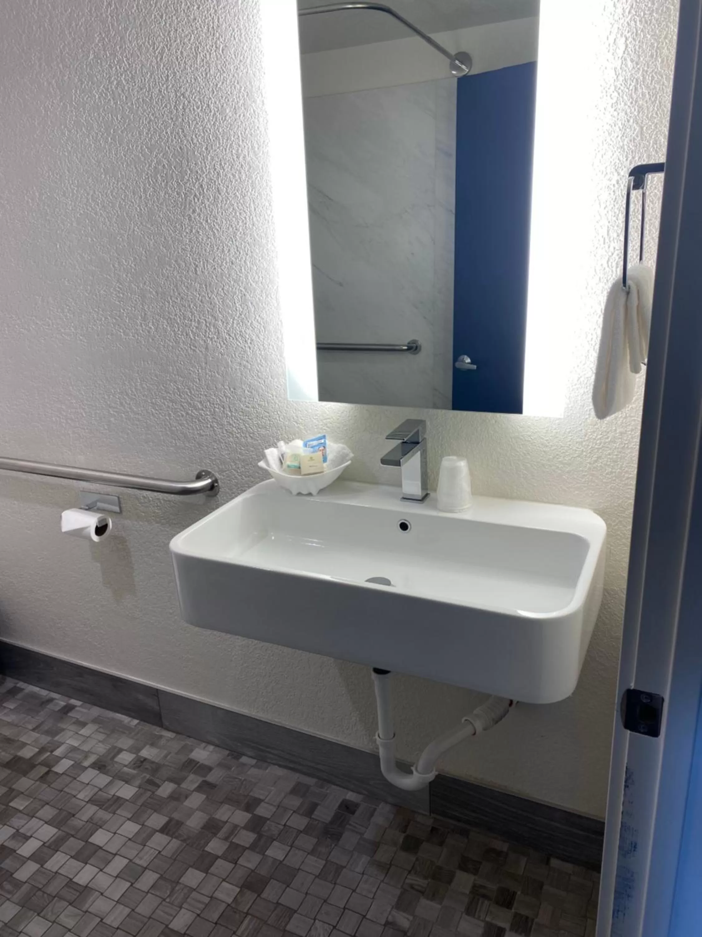 Bathroom in Bandon Inn