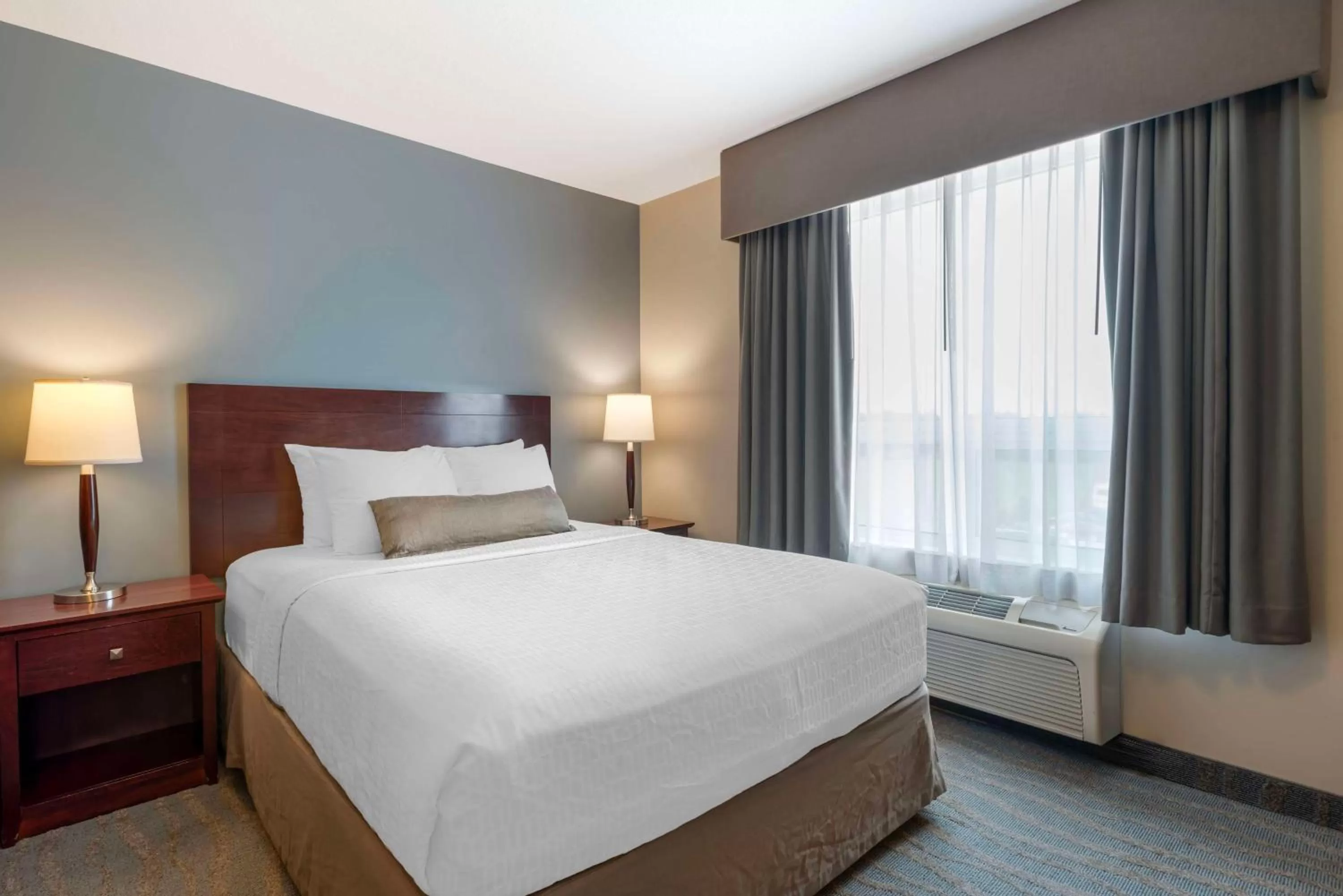 Bedroom, Bed in Best Western Rocky Mountain House Inn & Suites