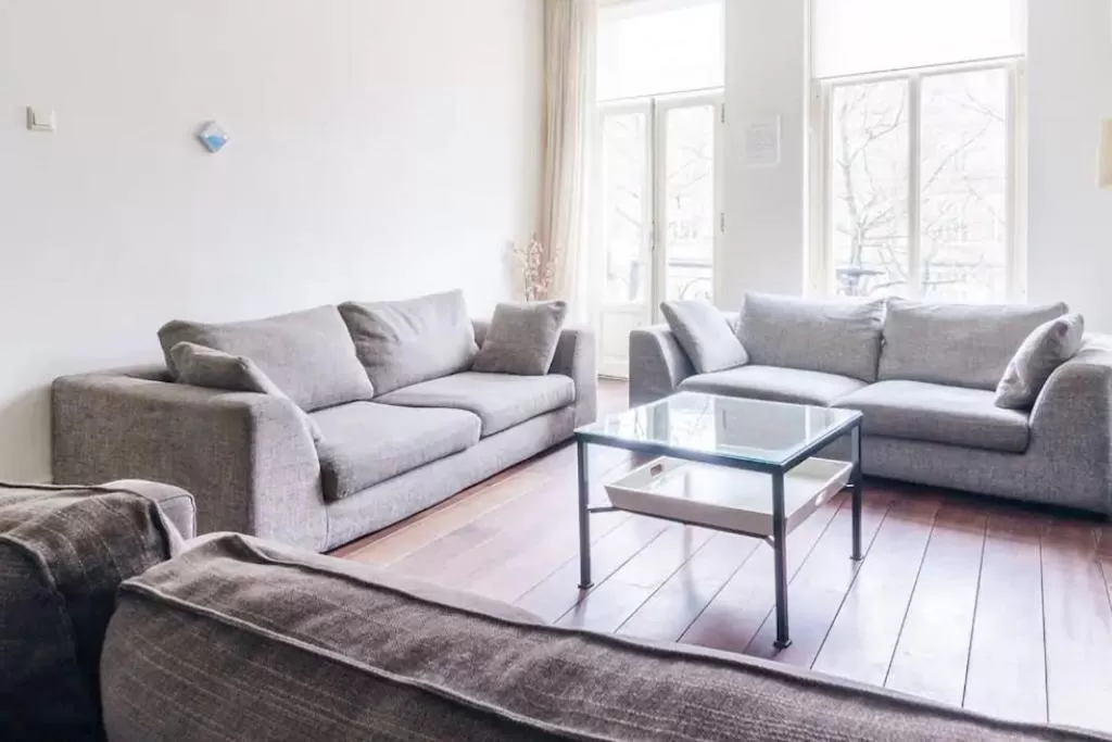 Seating Area in Marnix Modern: Supercentral 8P