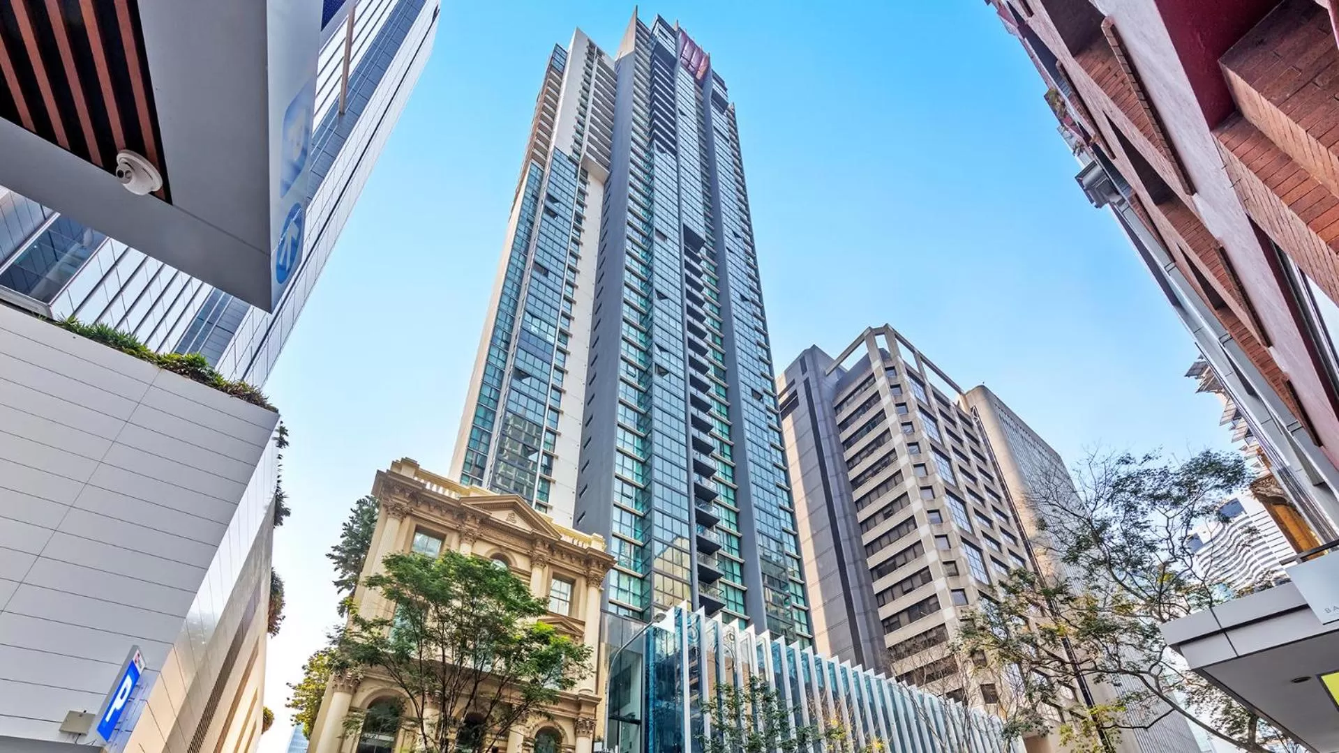 Property building in Oaks Brisbane on Charlotte Suites