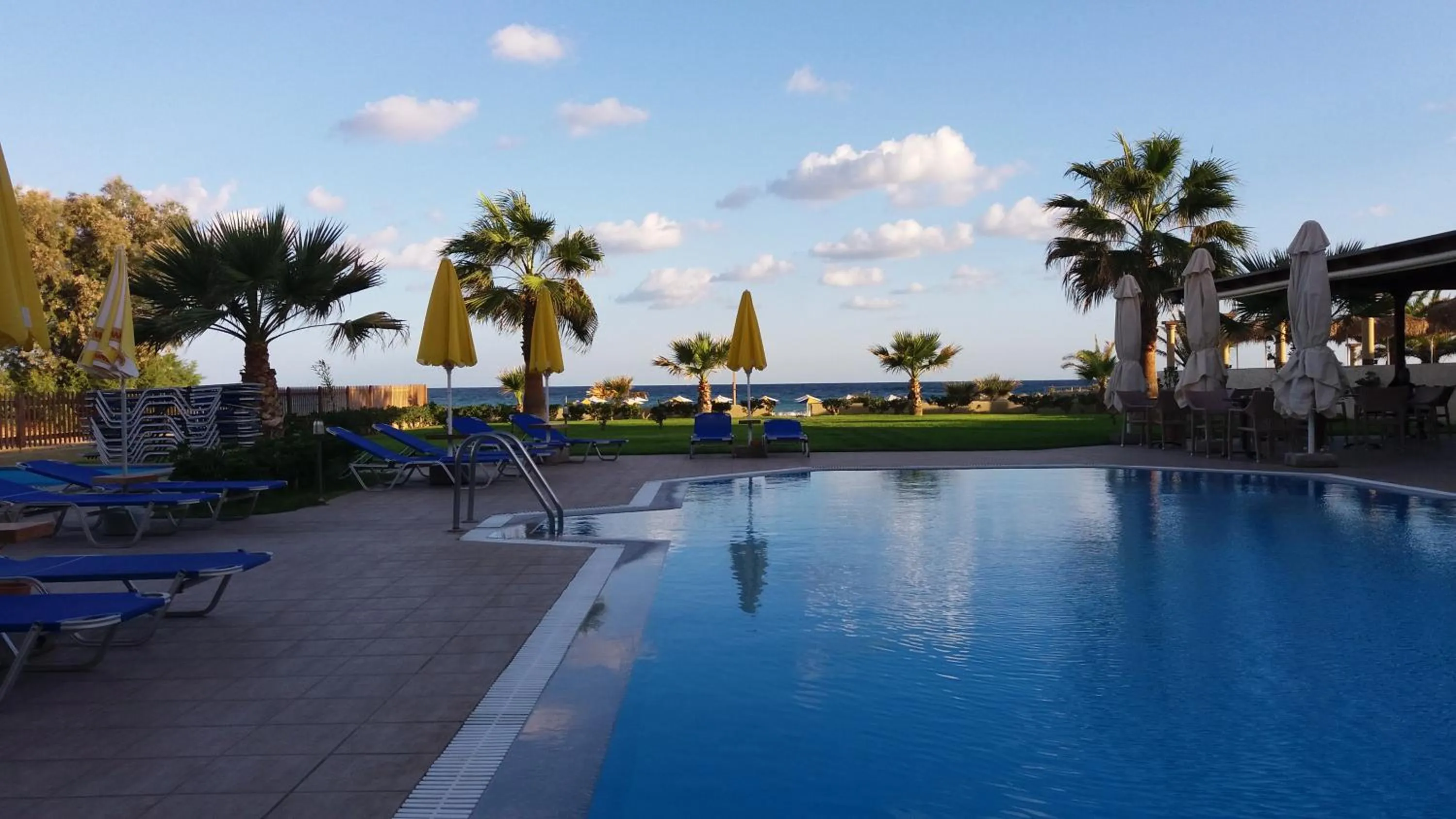 Swimming pool in Ilian Beach & Apartments