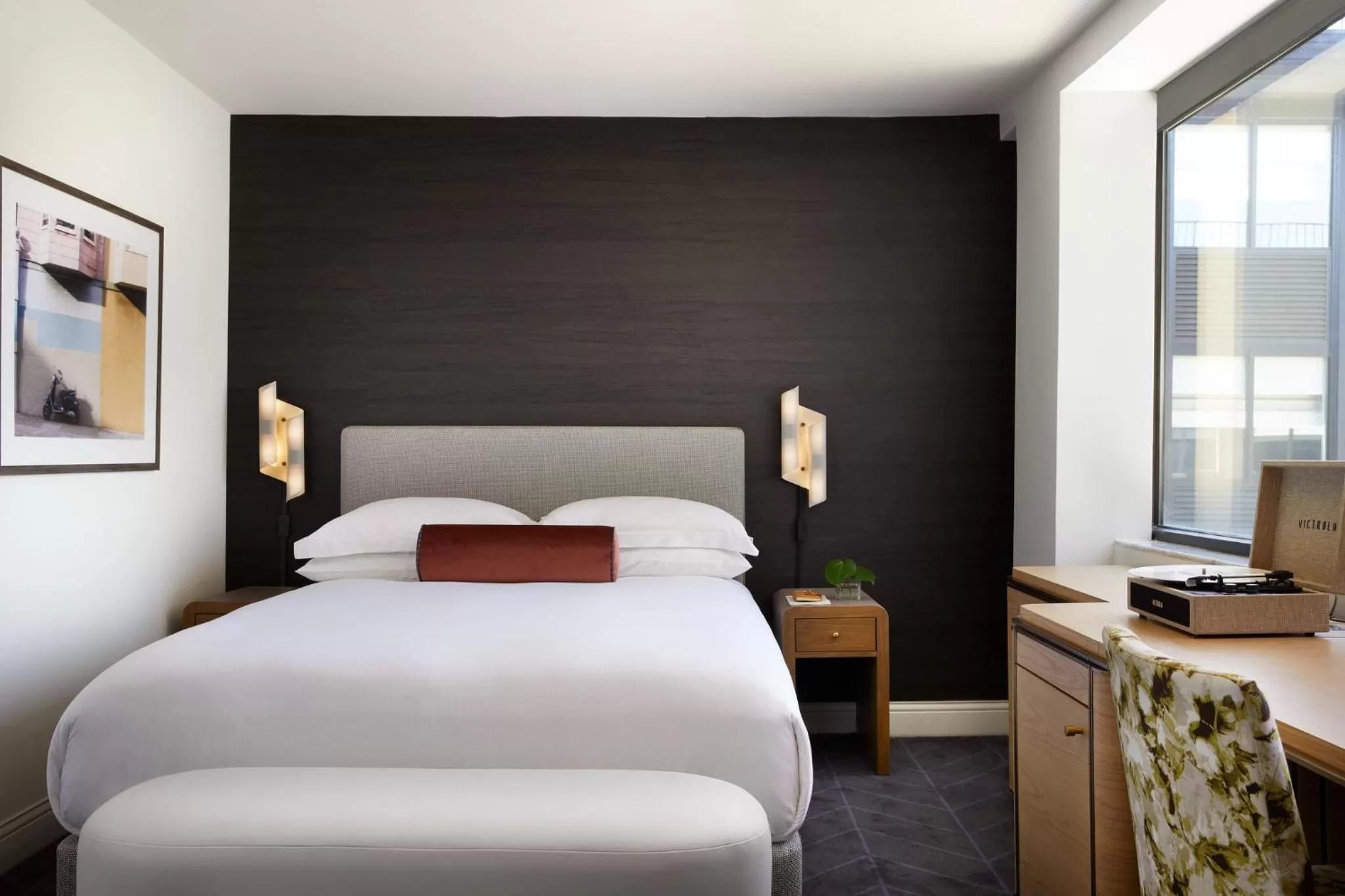 Photo of the whole room, Bed in Kimpton Alton Fisherman's Wharf by IHG