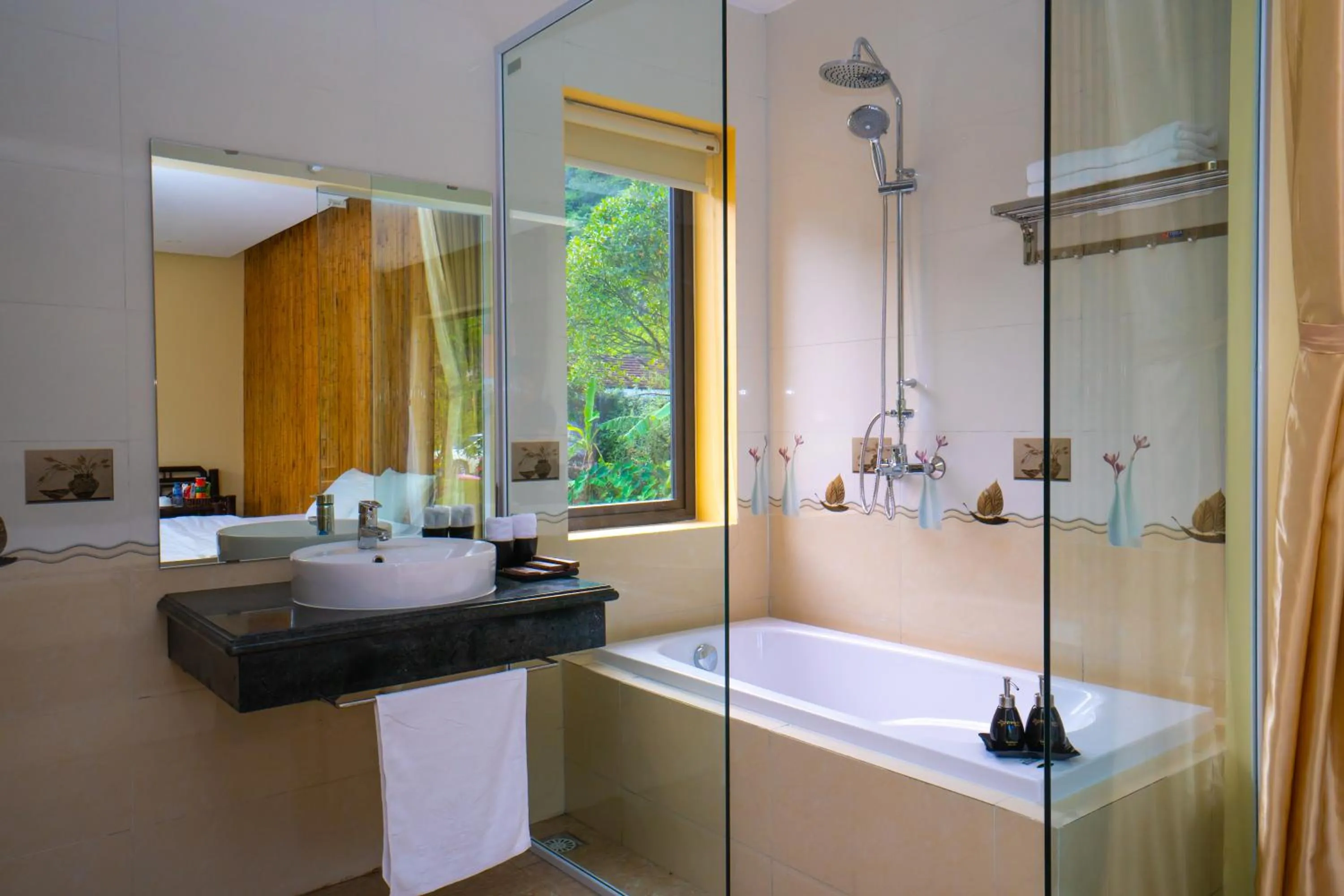 Shower in Trang An Retreat