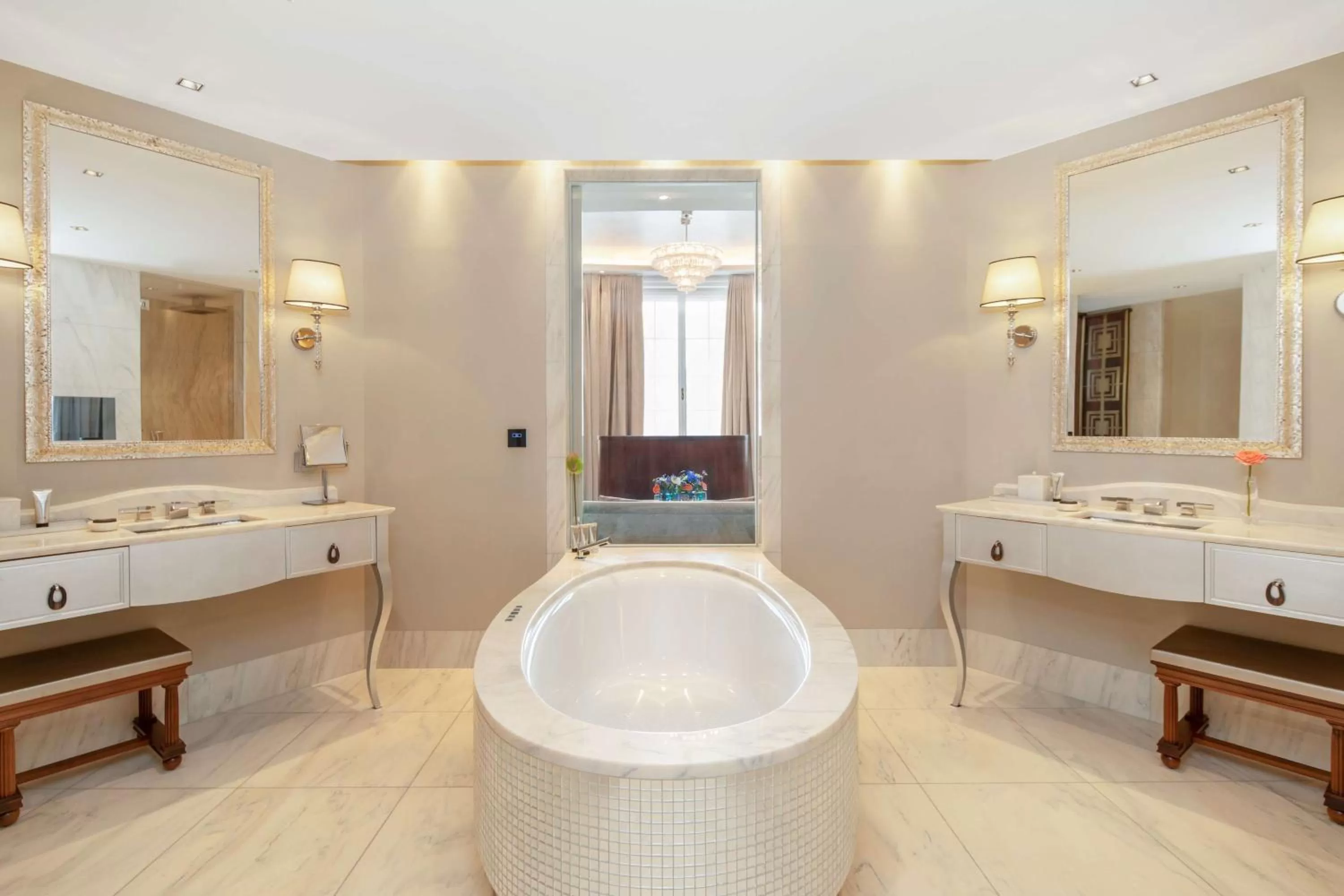 Photo of the whole room in Park Hyatt Vienna