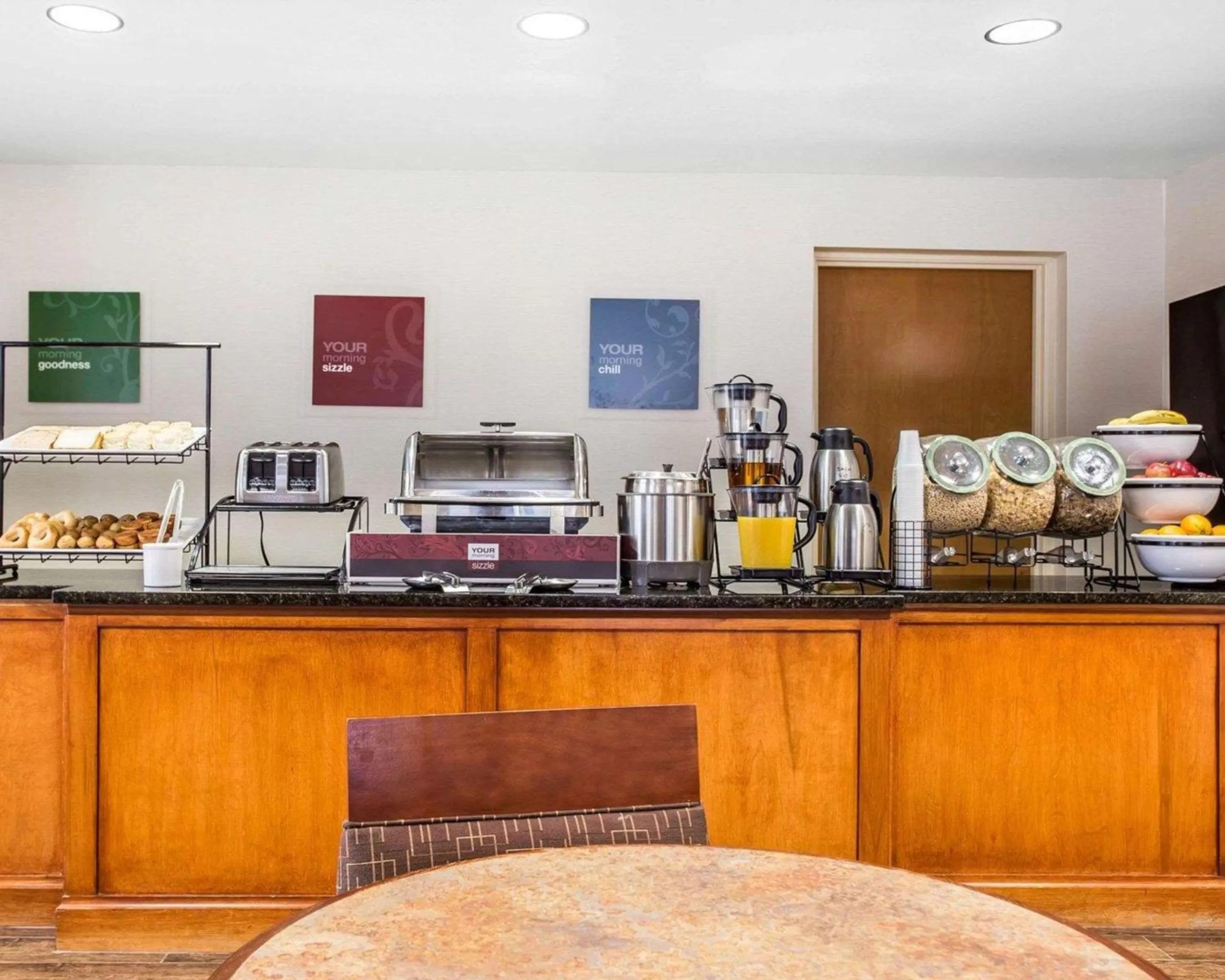 Restaurant/places to eat in Comfort Inn & Suites Walterboro I-95