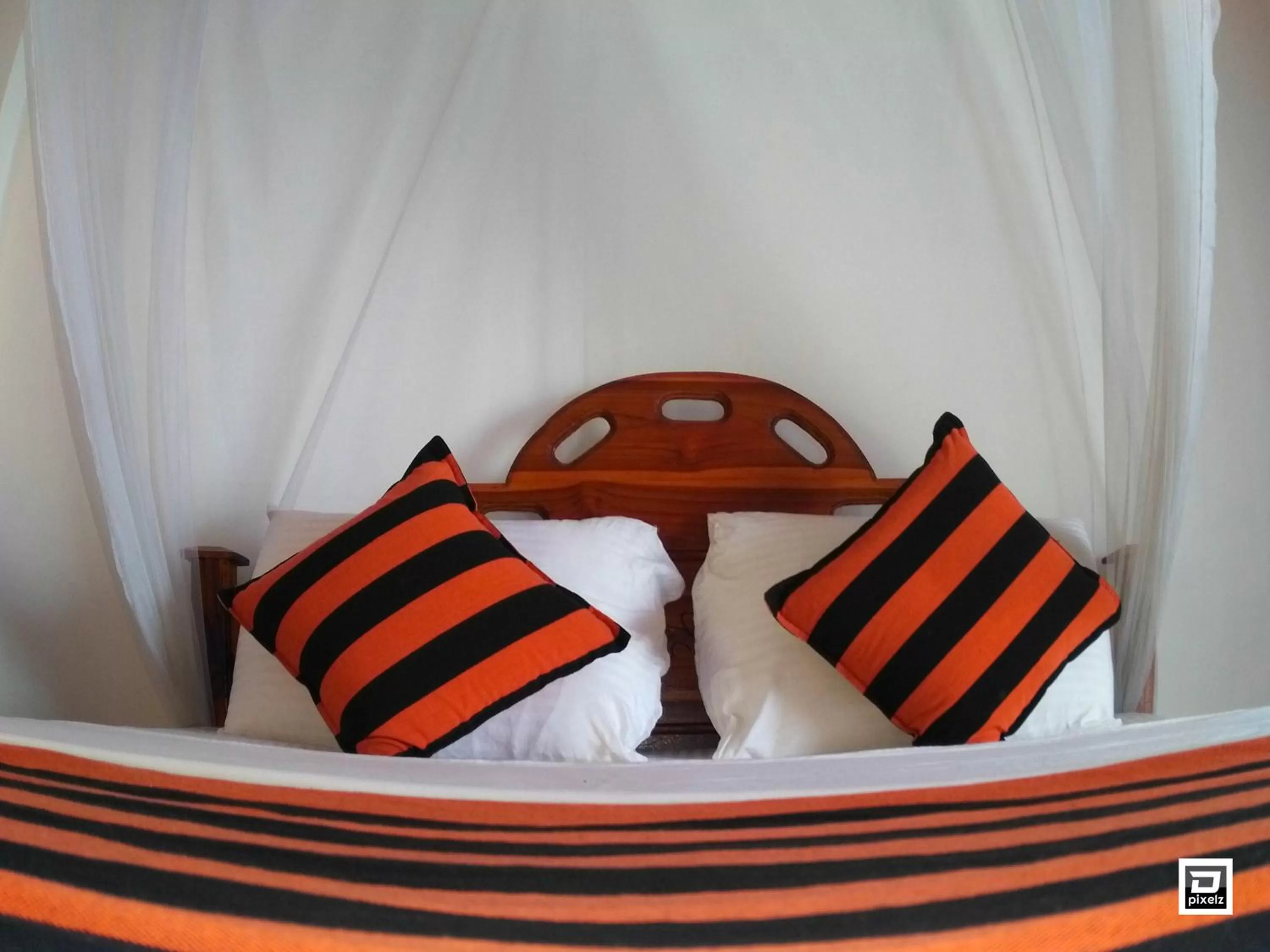 Bed in Ella River Face Inn