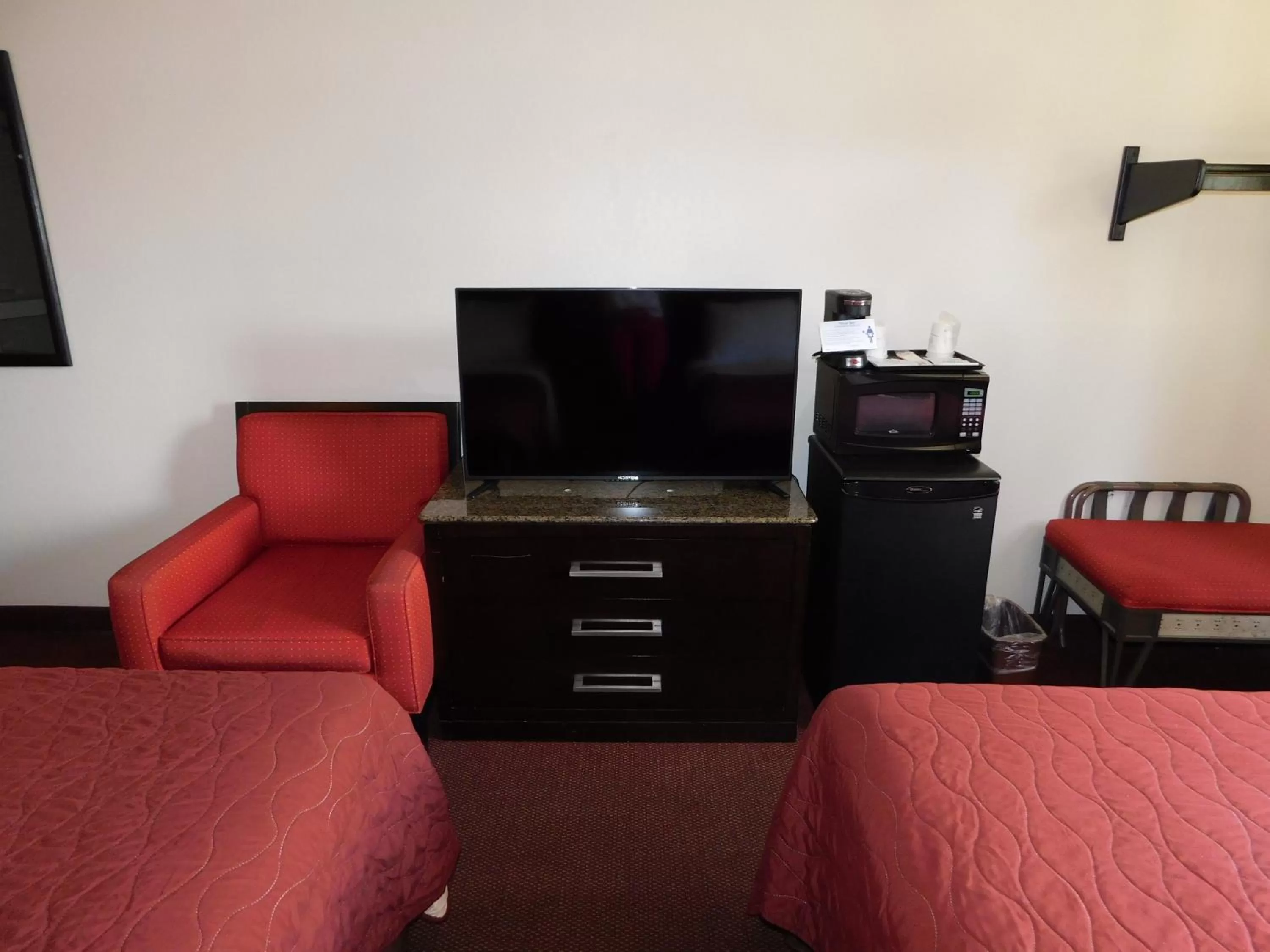 Bed in The Covered Bridge Inn