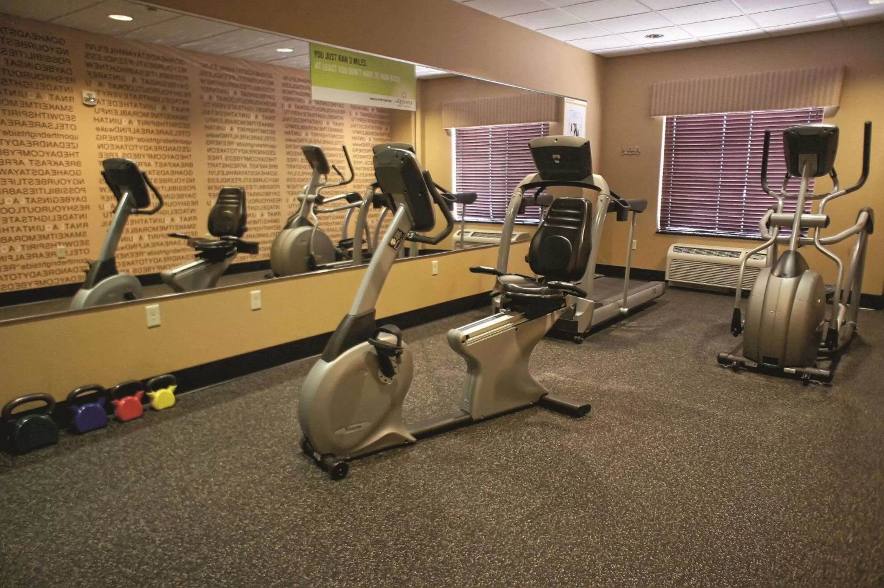Fitness centre/facilities in La Quinta by Wyndham Edmond