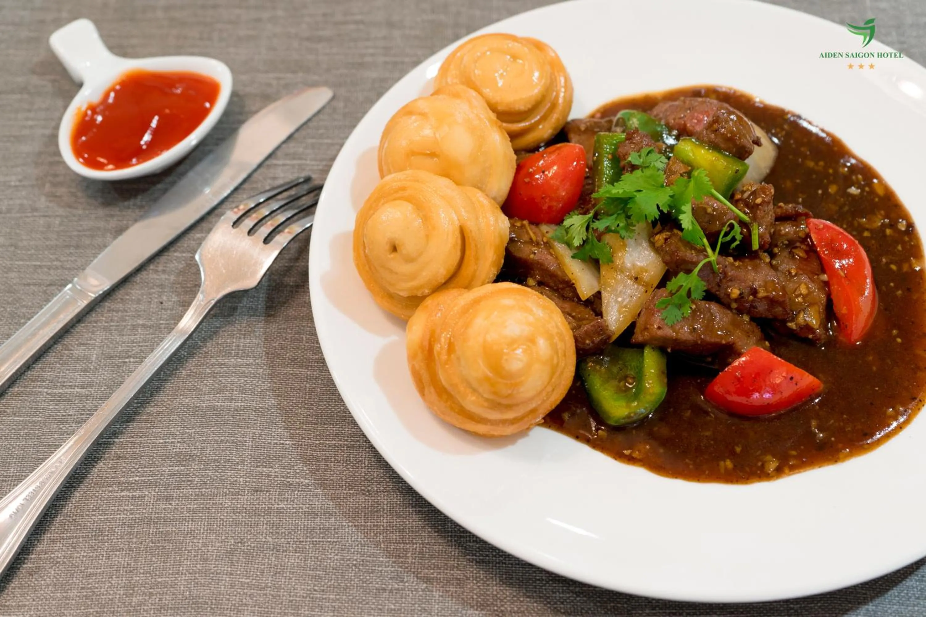 Restaurant/places to eat in Aiden Saigon Hotel