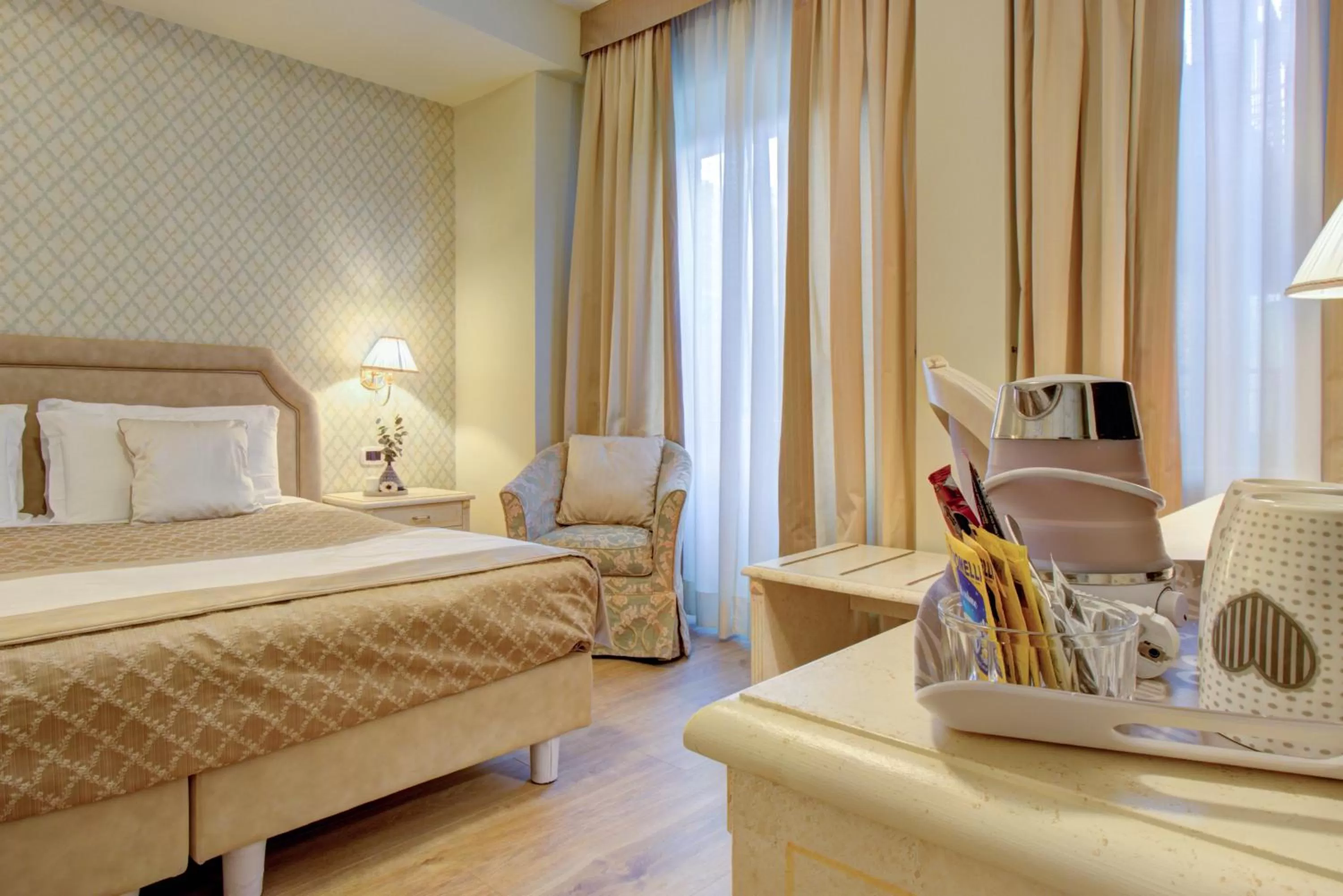 Bedroom, Bed in Hotel La Locanda