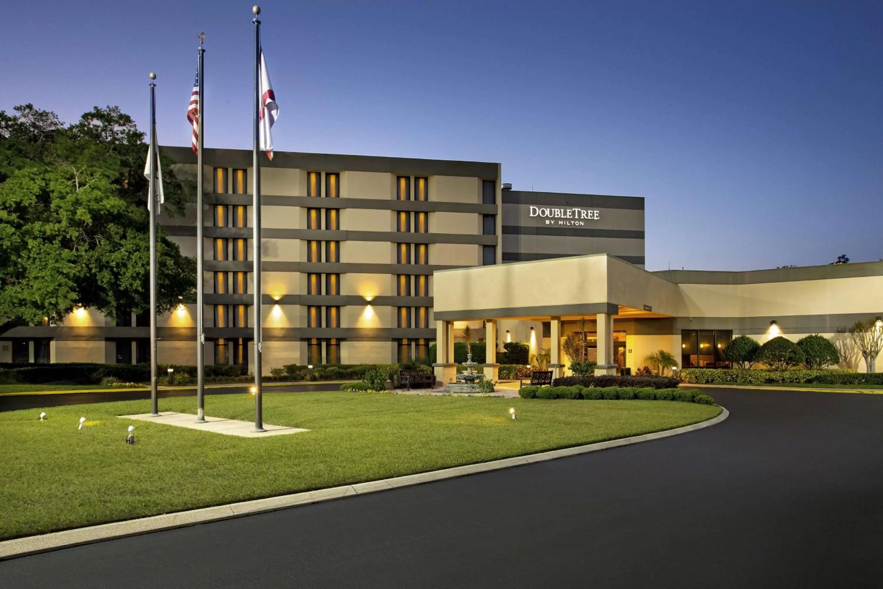 Property building in DoubleTree by Hilton Orlando East - UCF Area
