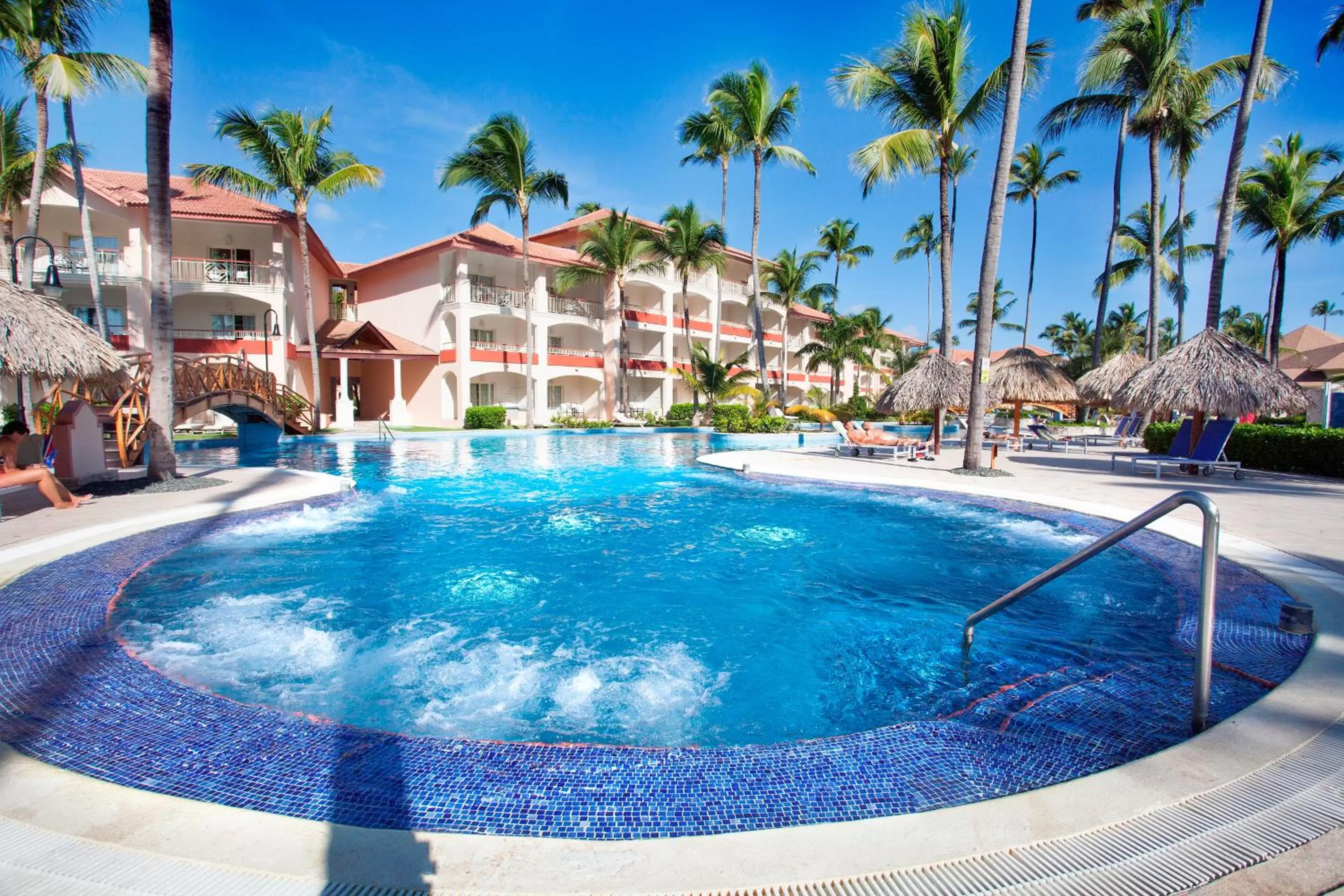 Swimming pool in Majestic Elegance Punta Cana - All Inclusive