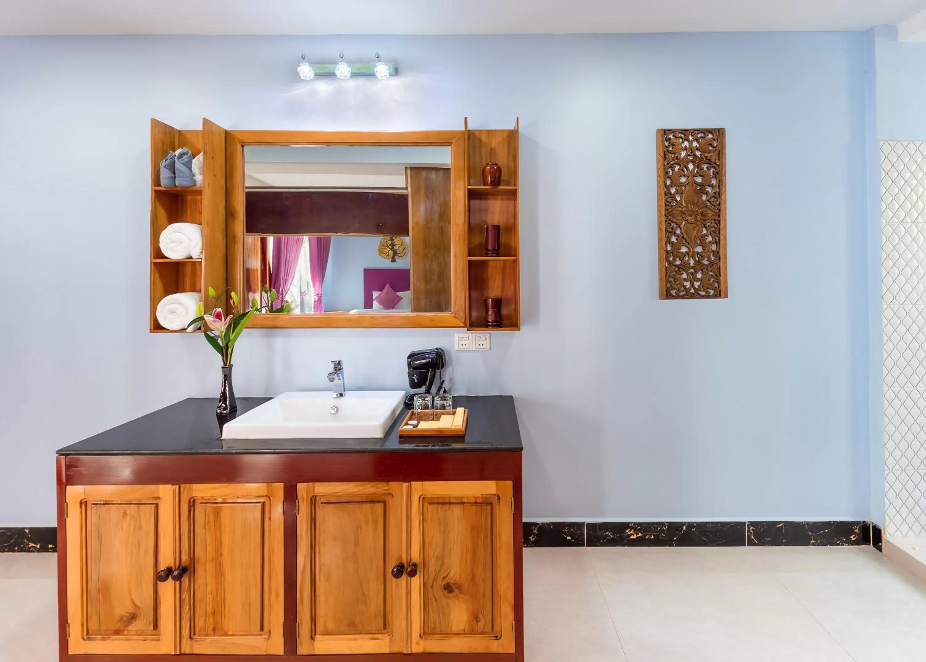 Deluxe Twin Room in Cheata Residence