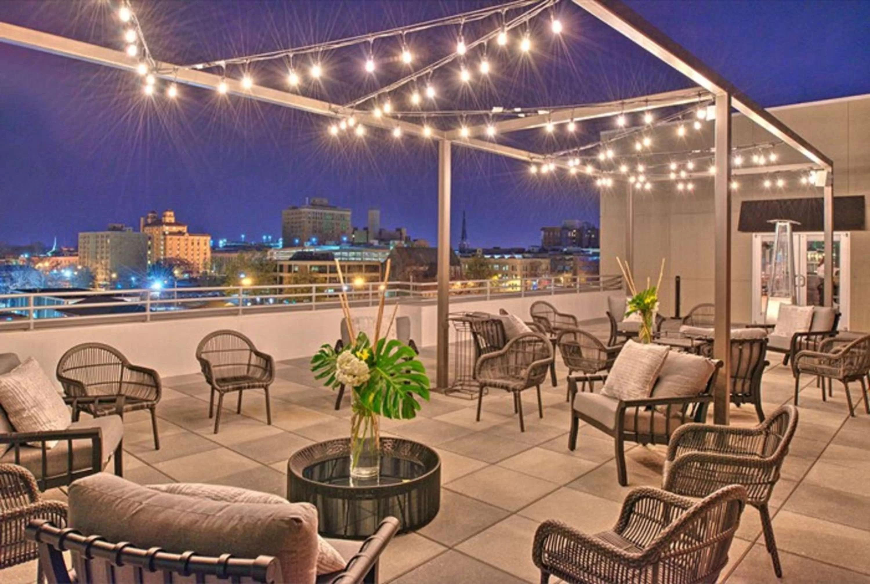 Patio in Hilton Garden Inn Little Rock Downtown