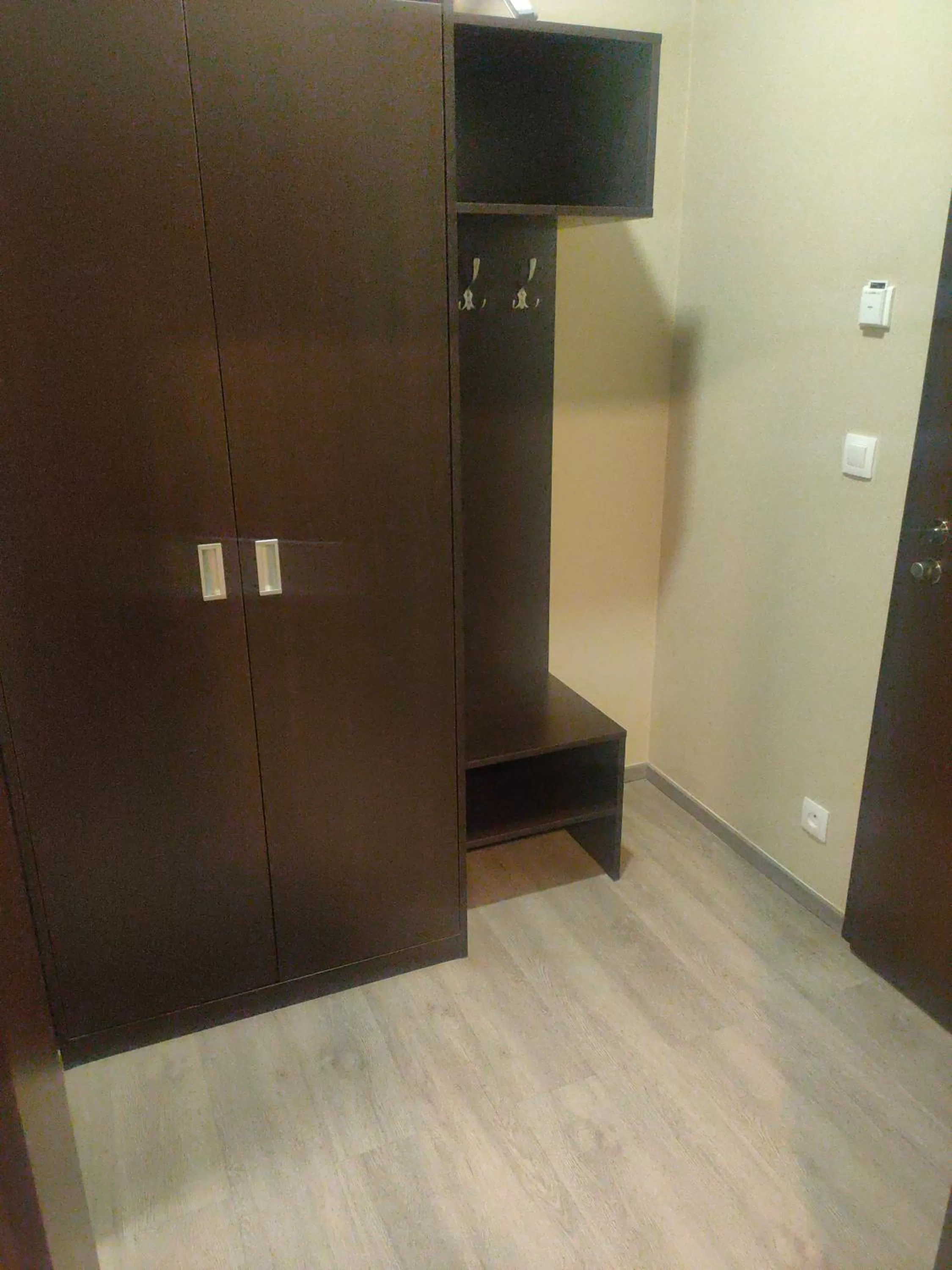 Sun-House Pension - ParkingFree Limited spaces-