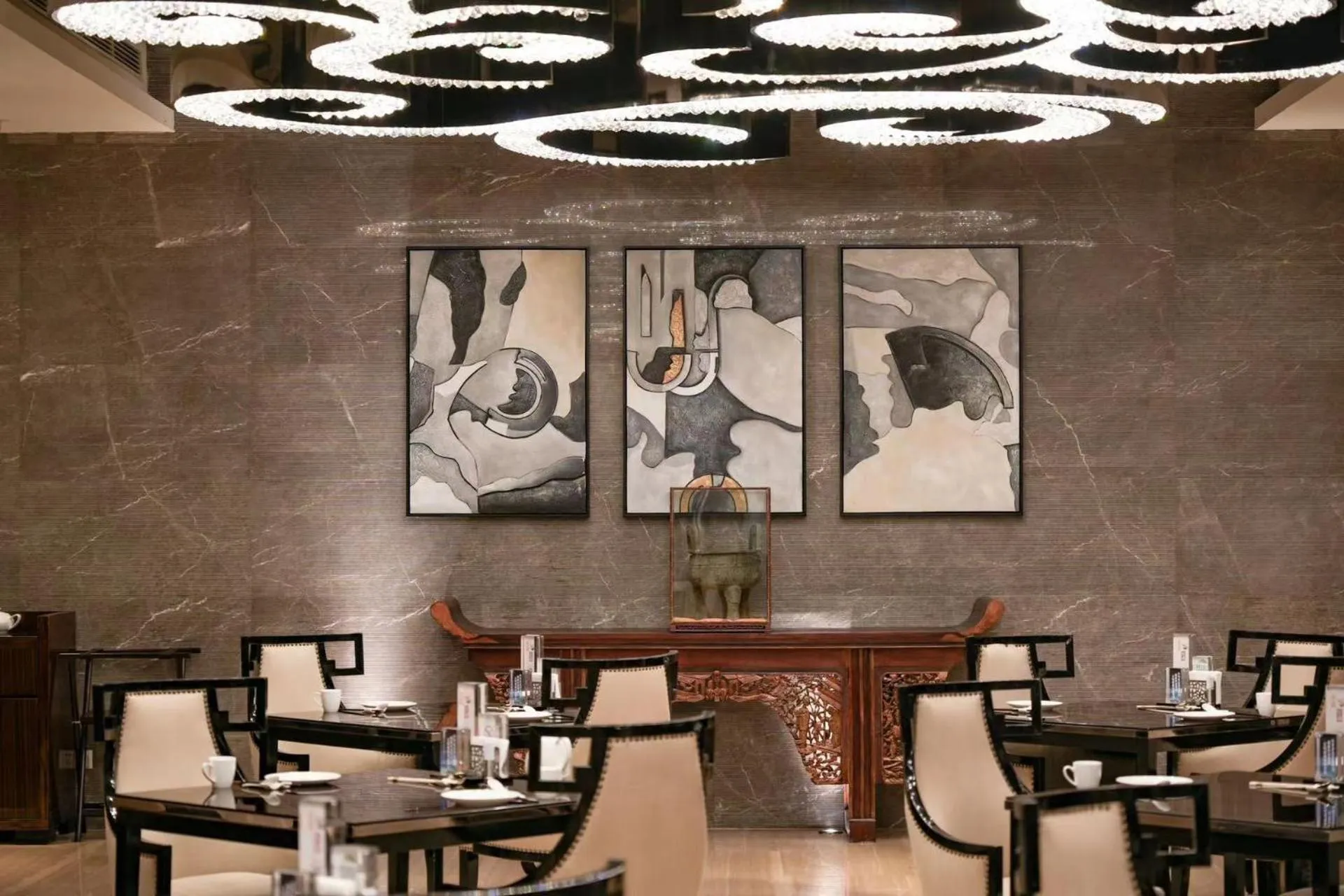 Restaurant/places to eat in Crowne Plaza Xi'an by IHG