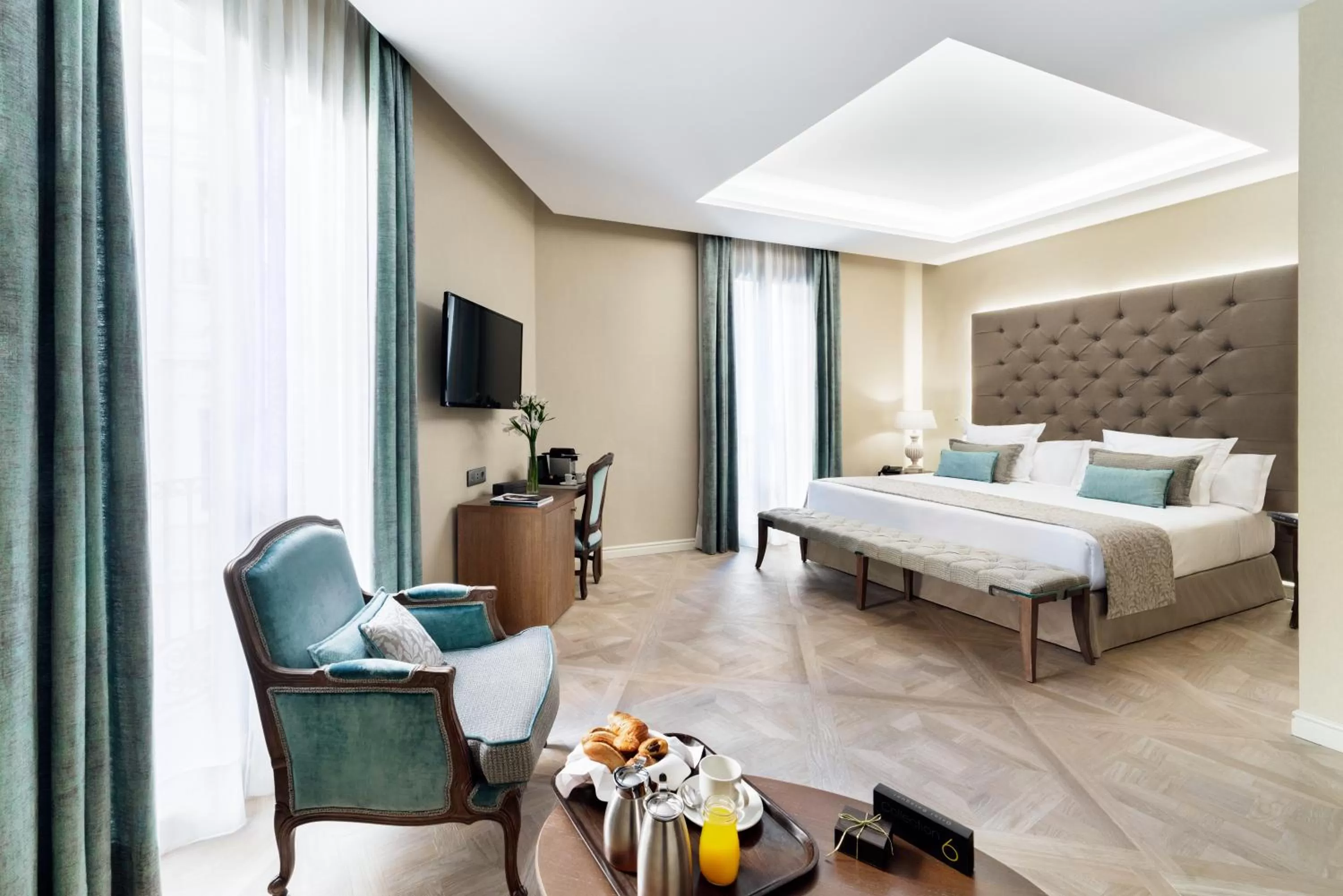 Bedroom, Bed in Lamaro Hotel