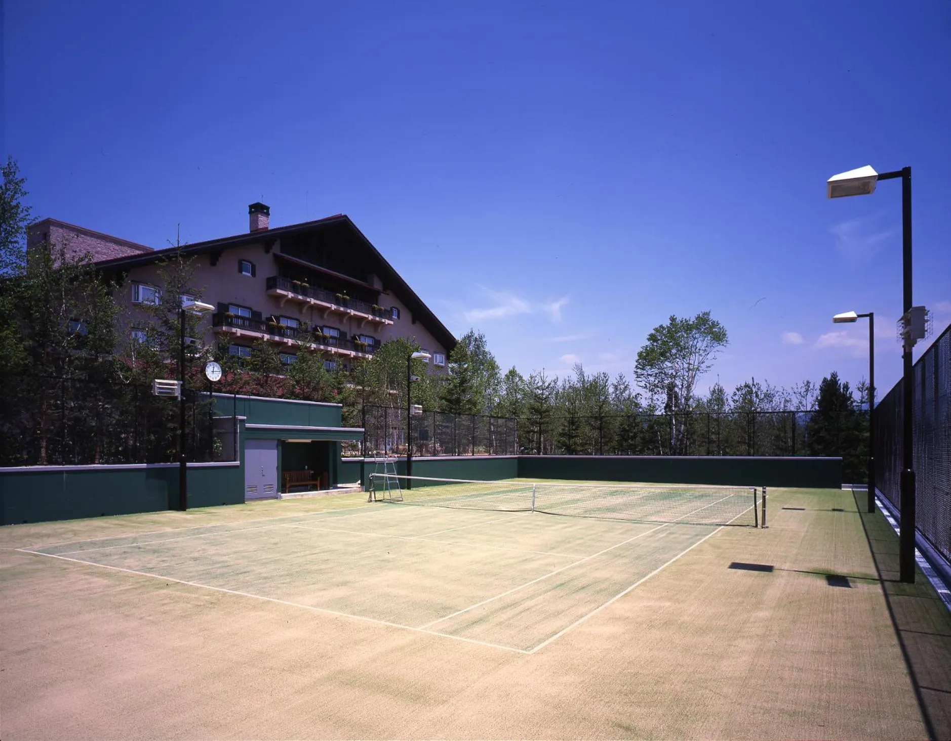 Tennis court in Sun Members Hirugano