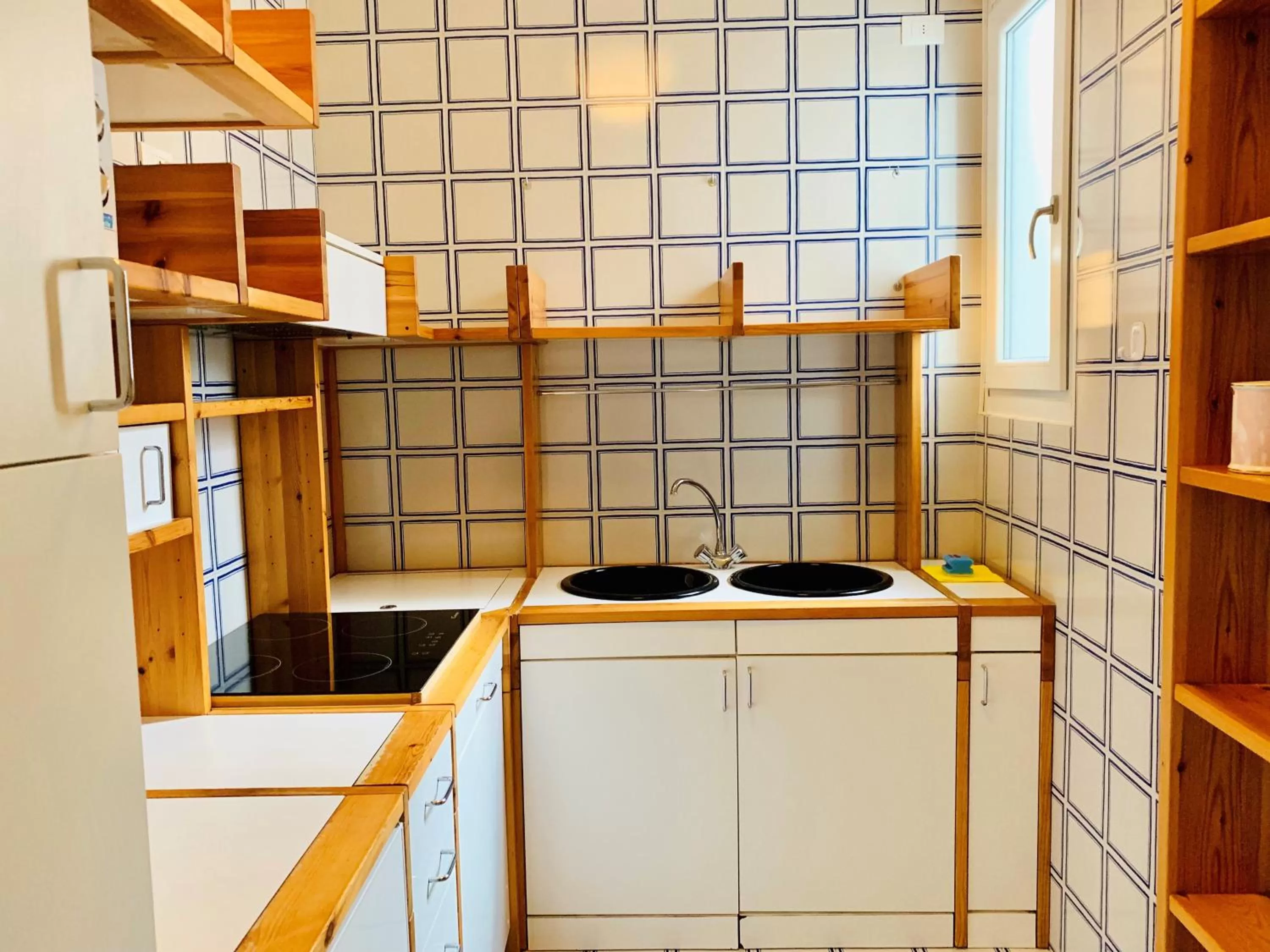 Kitchen or kitchenette in Front Lake Apartment Bardolino