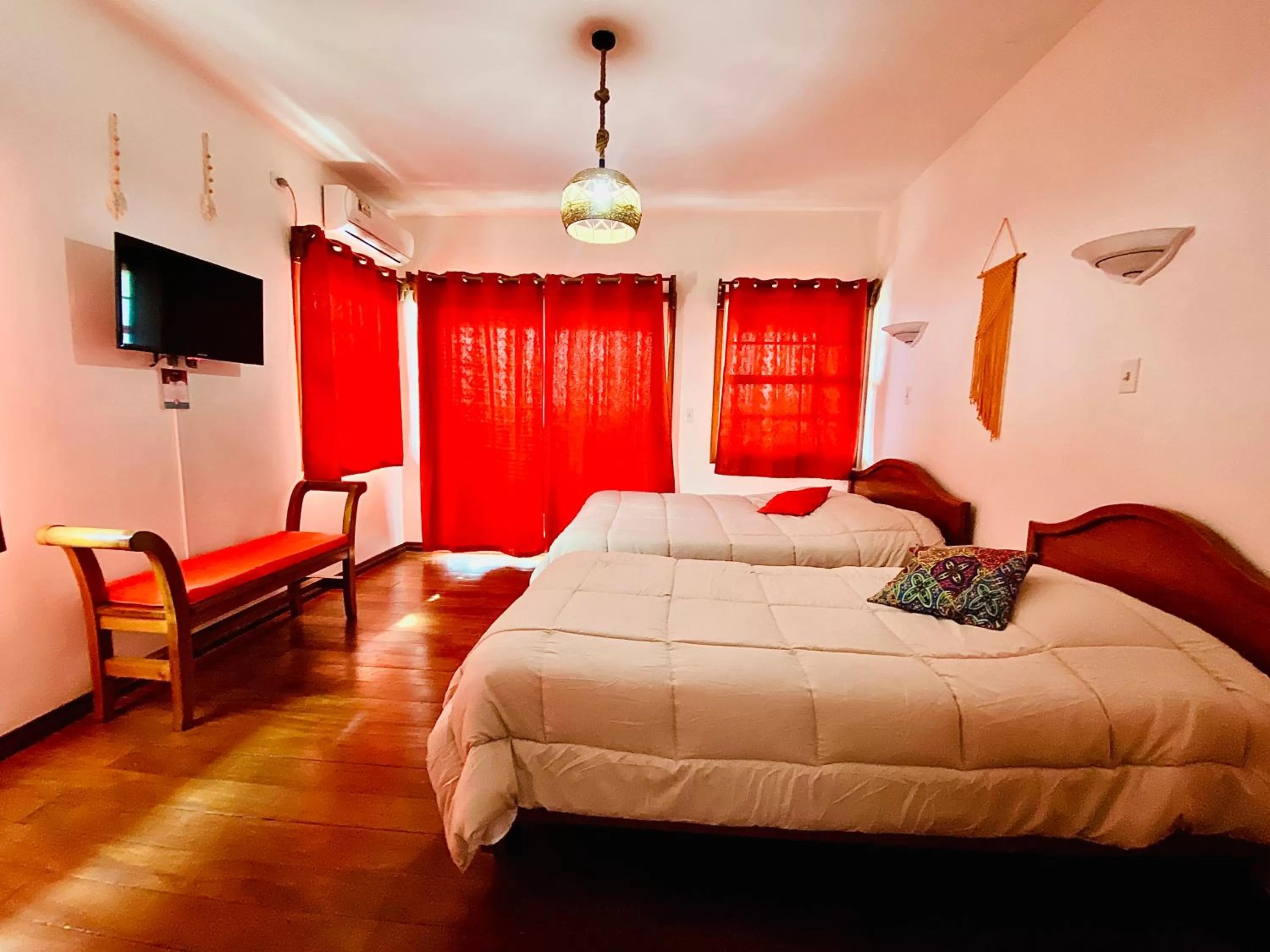 Bedroom, Bed in La Casa Corazón