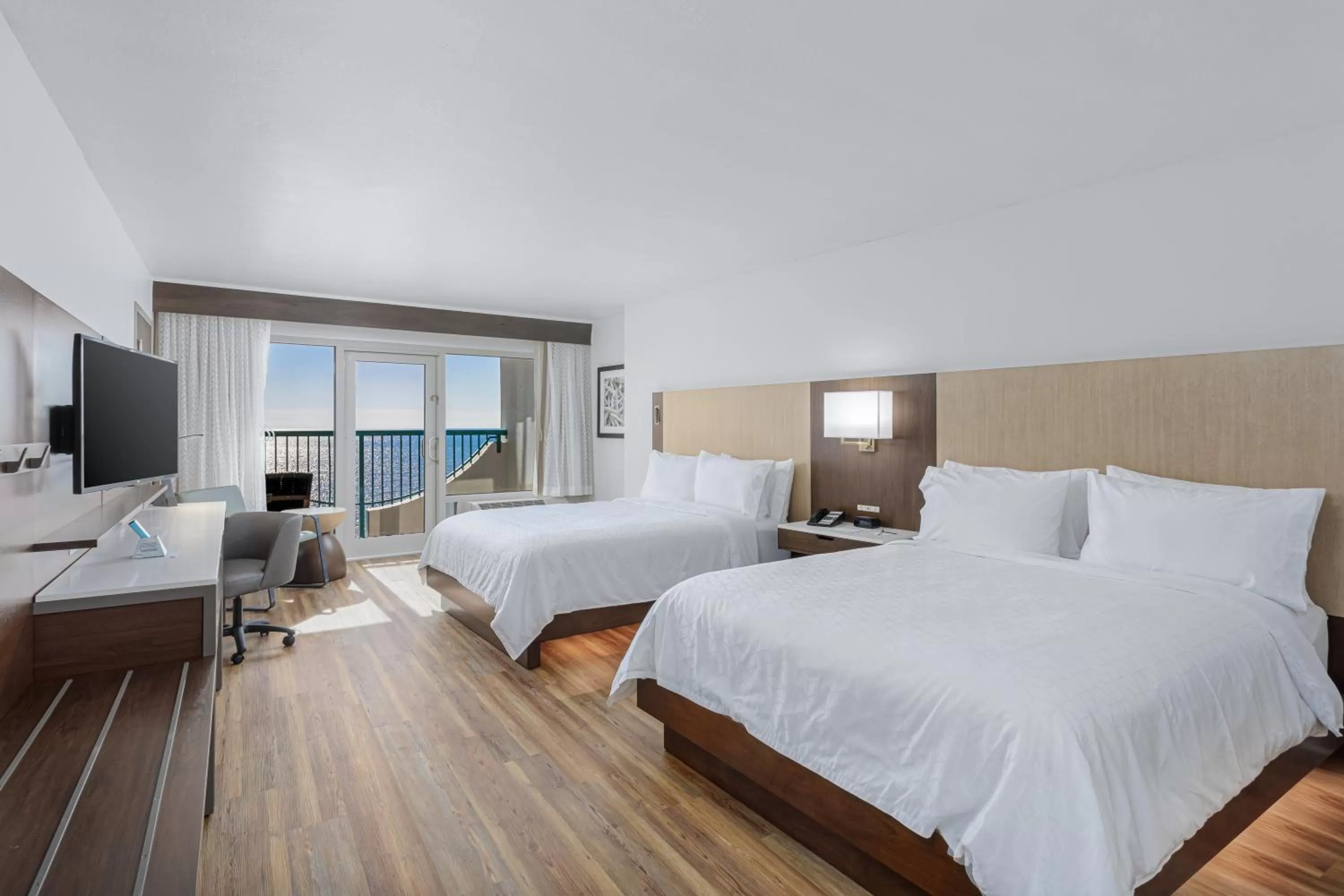 Photo of the whole room, Bed in Holiday Inn Express Pensacola Beach by IHG