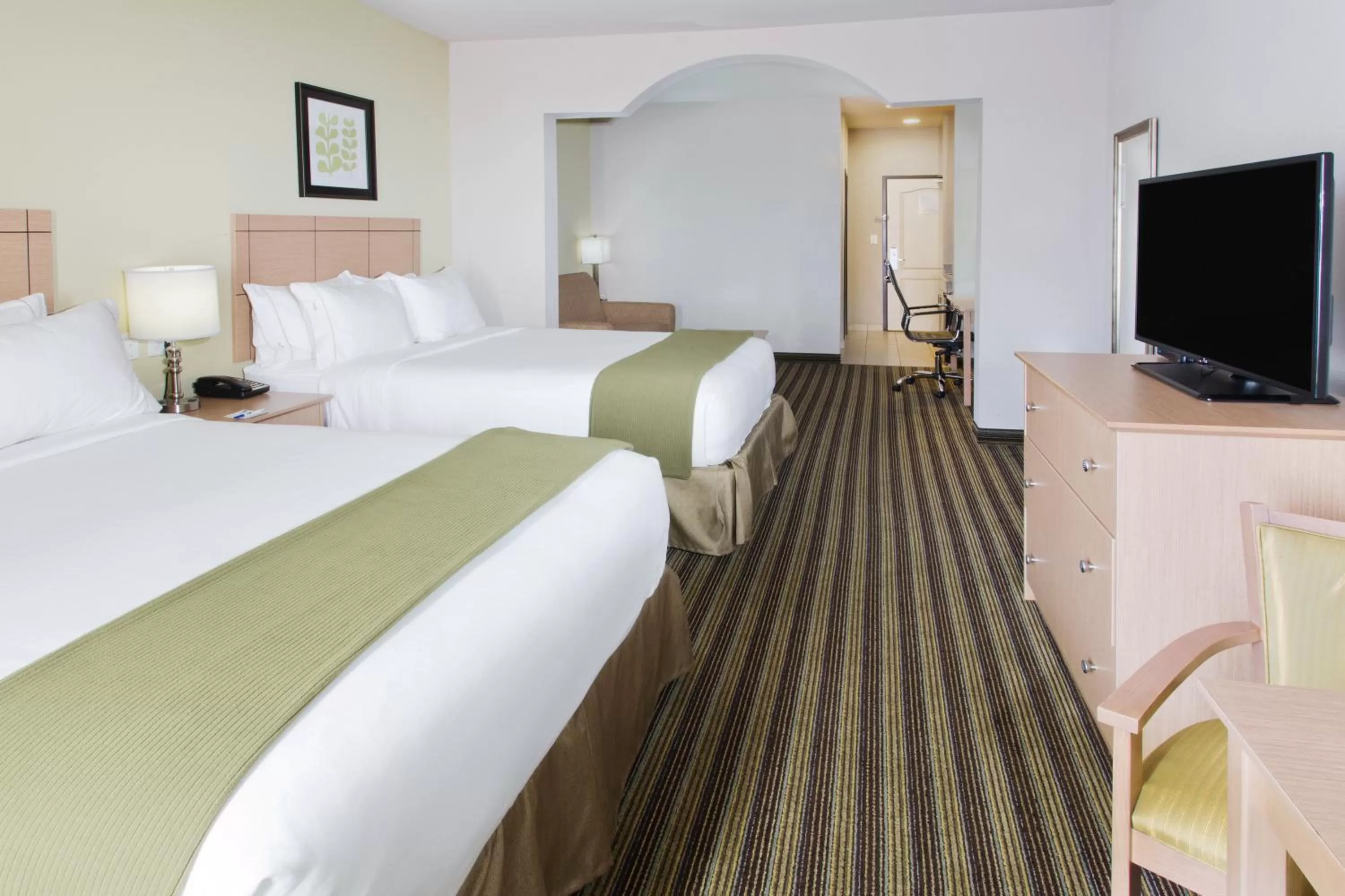 Bedroom, Bed in Holiday Inn Express Hotel & Suites Alvarado by IHG