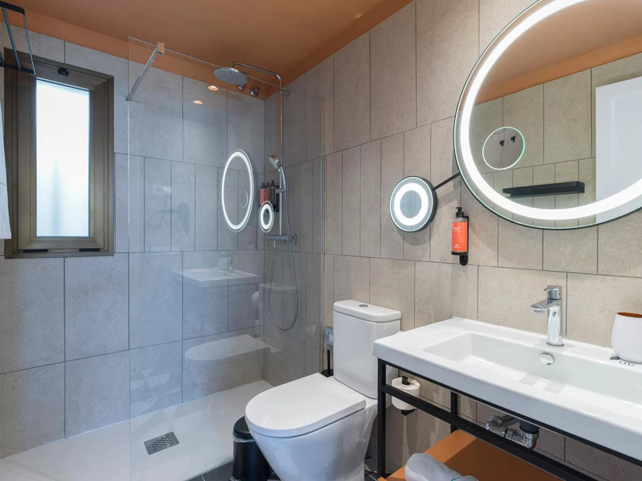 Bathroom in HD Parque Cristobal Gran Canaria