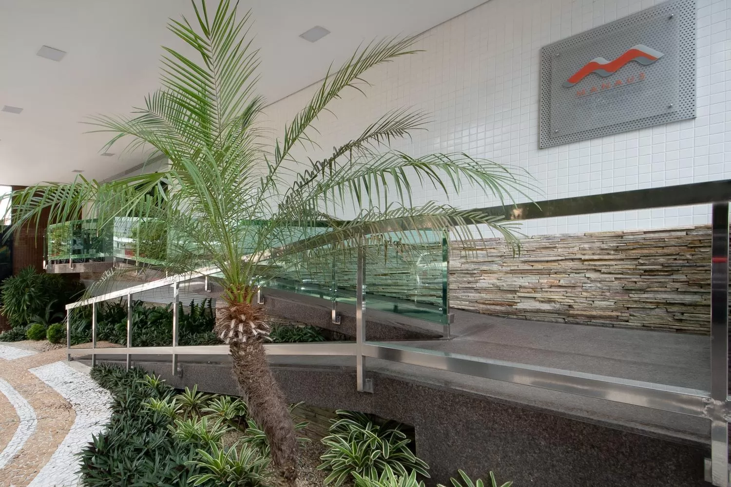 Facade/entrance in Express Vieiralves