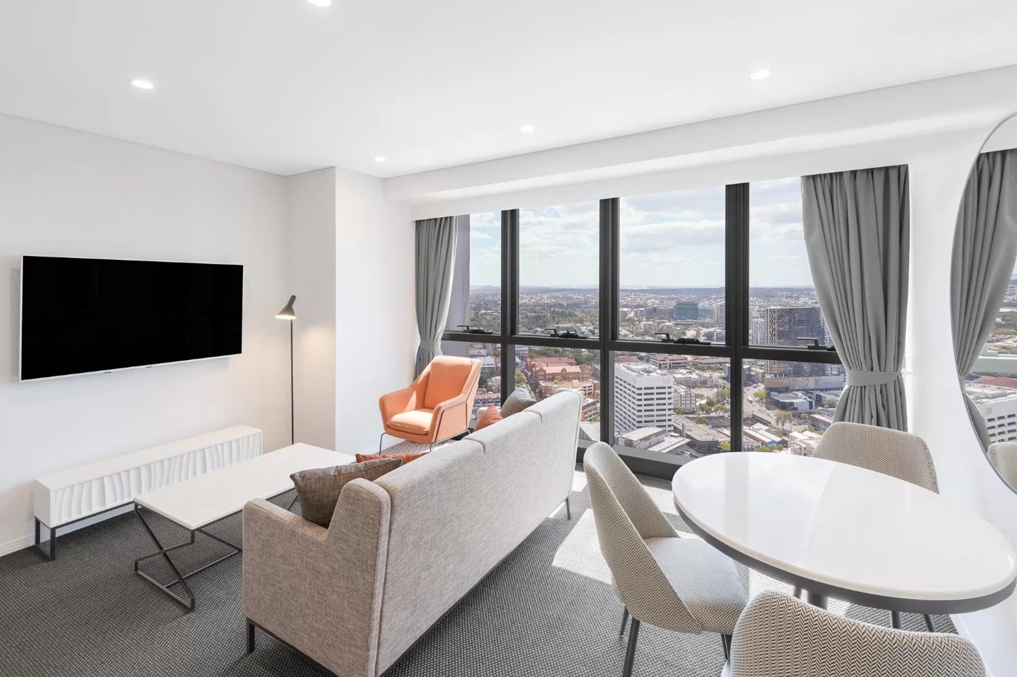 TV and multimedia in Meriton Suites Adelaide Street, Brisbane