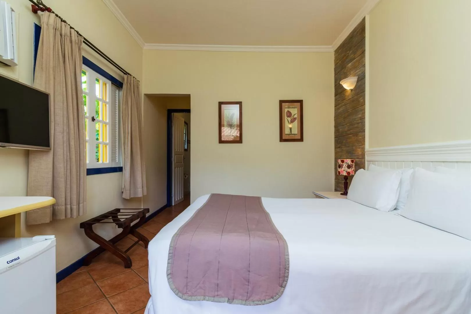 Bed in Pousada Corsario Paraty