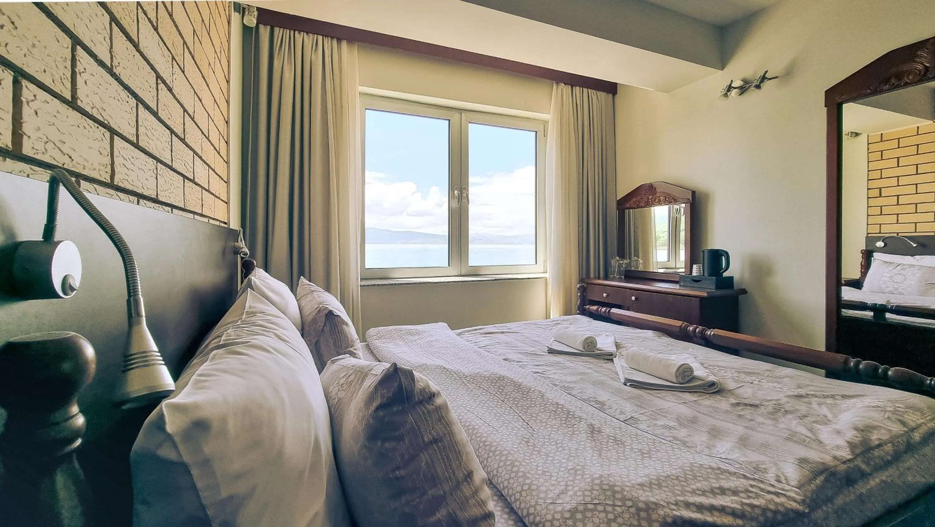 Bedroom, Bed in Royal View Hotel and SPA