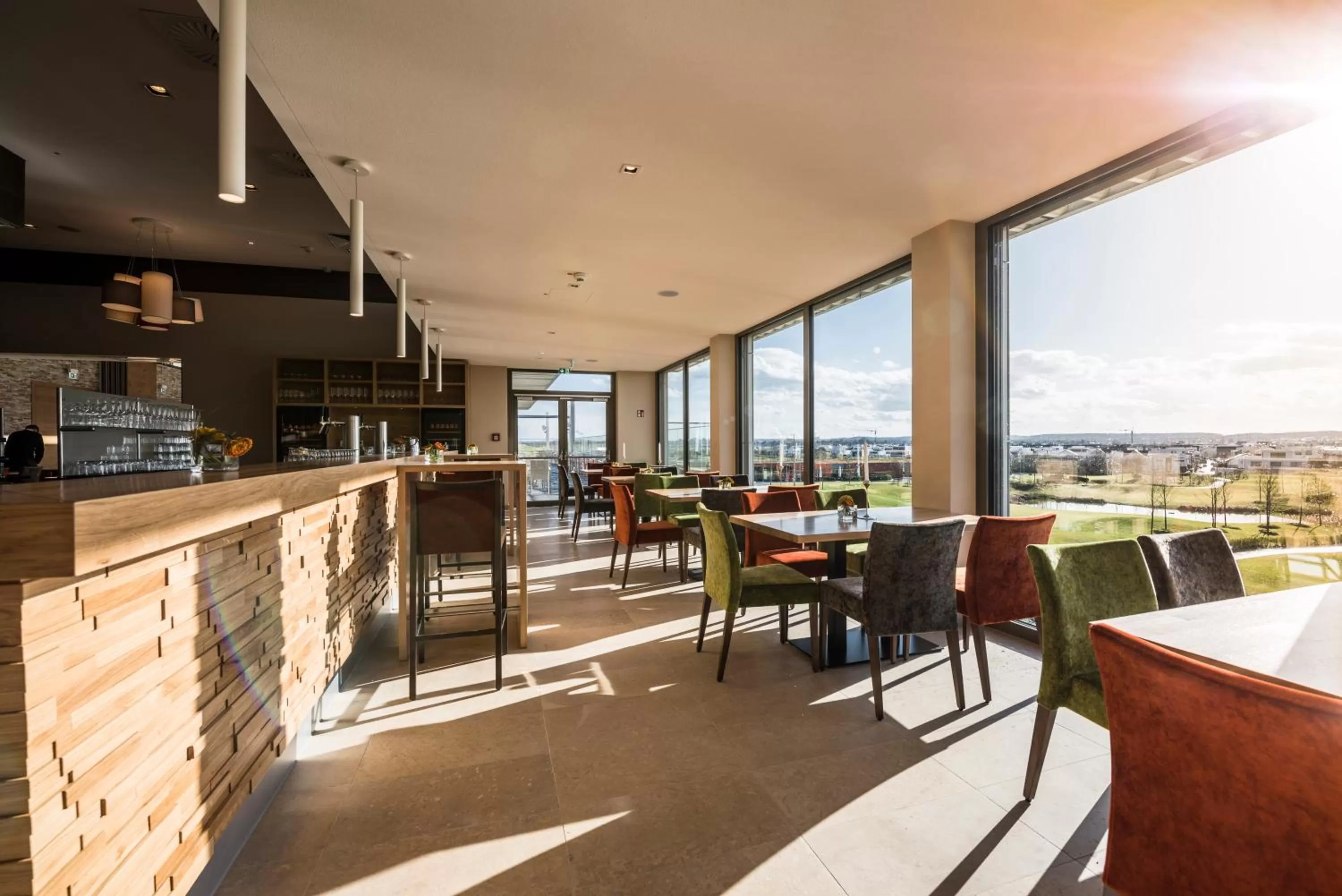 Restaurant/places to eat in Hotel TheGreen