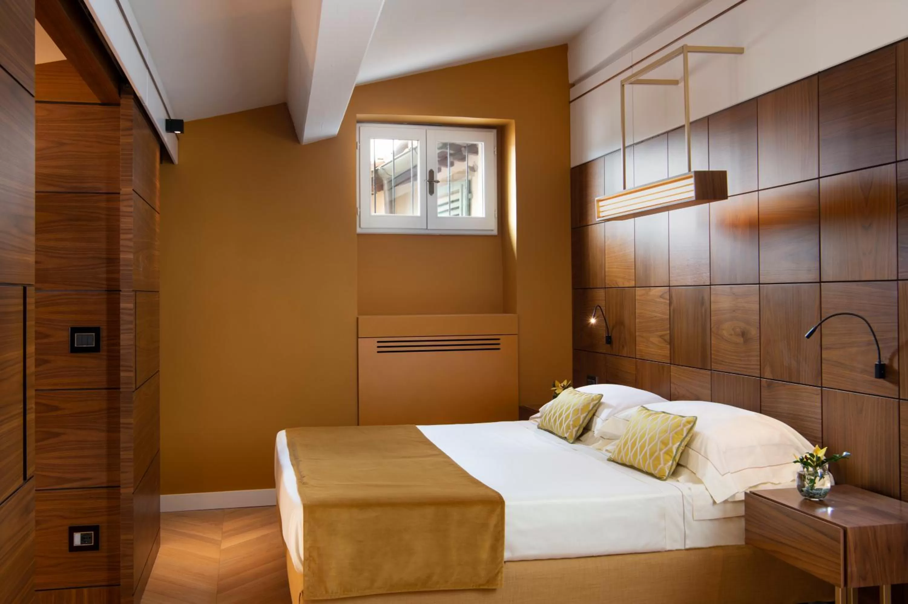 Bedroom, Bed in Hotel degli Orafi