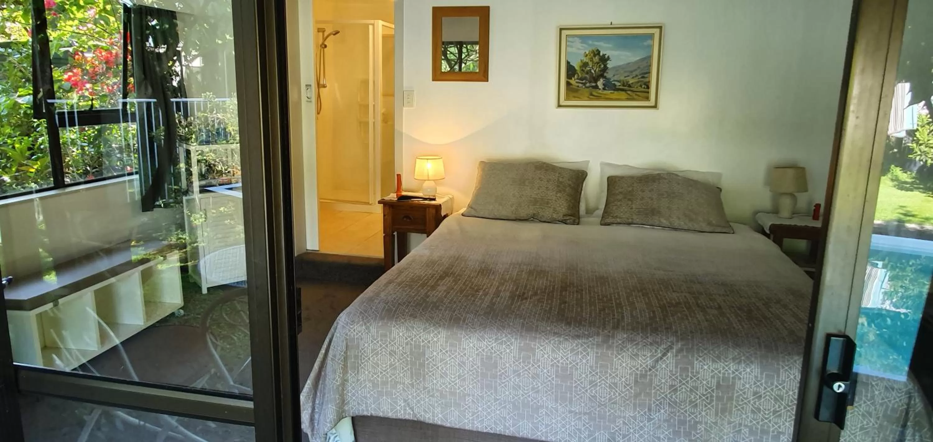 Bed in Ashcroft Gardens Bed & Breakfast