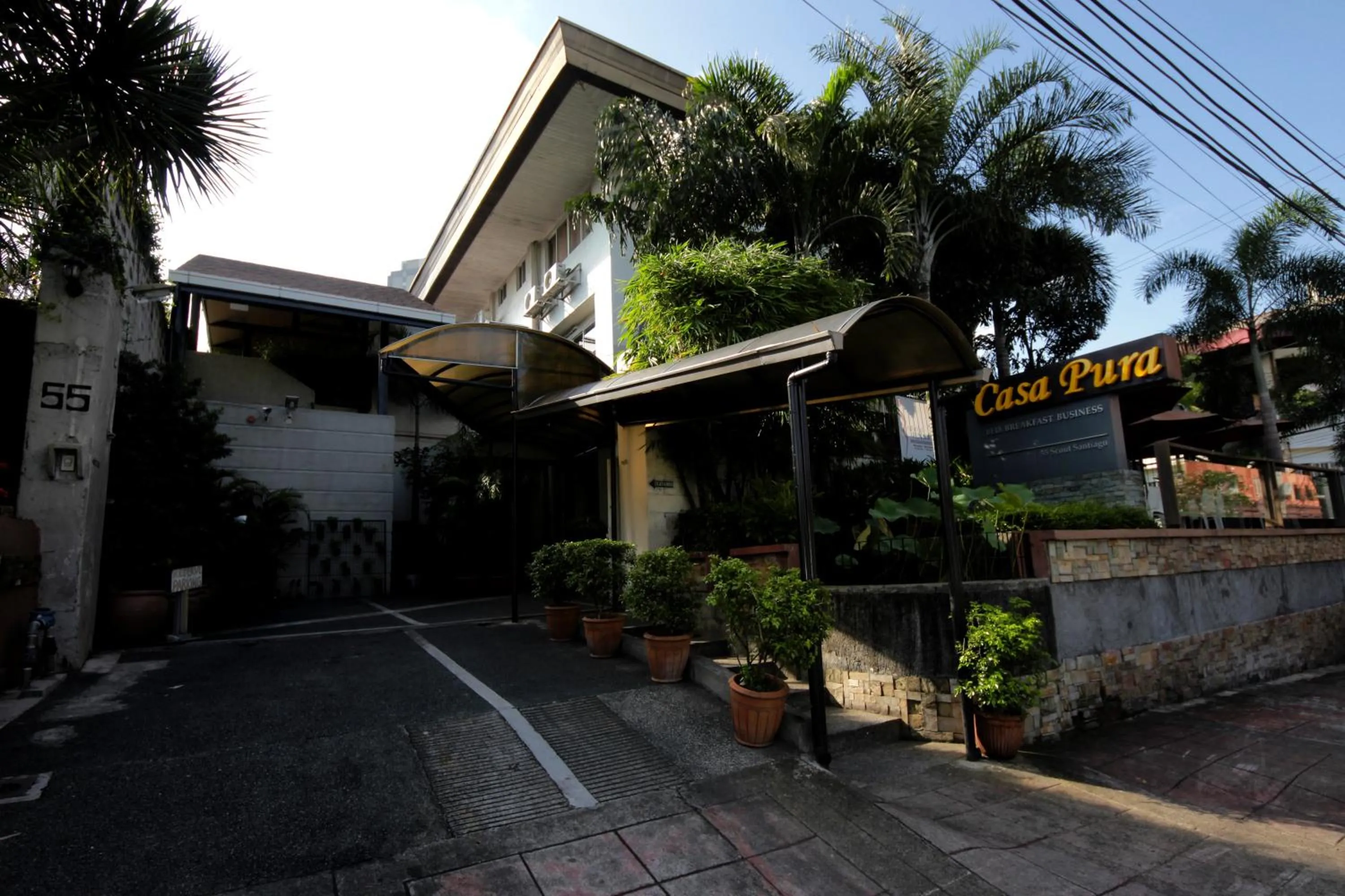 Facade/entrance, Property Building in Casa Pura Inn and Suites
