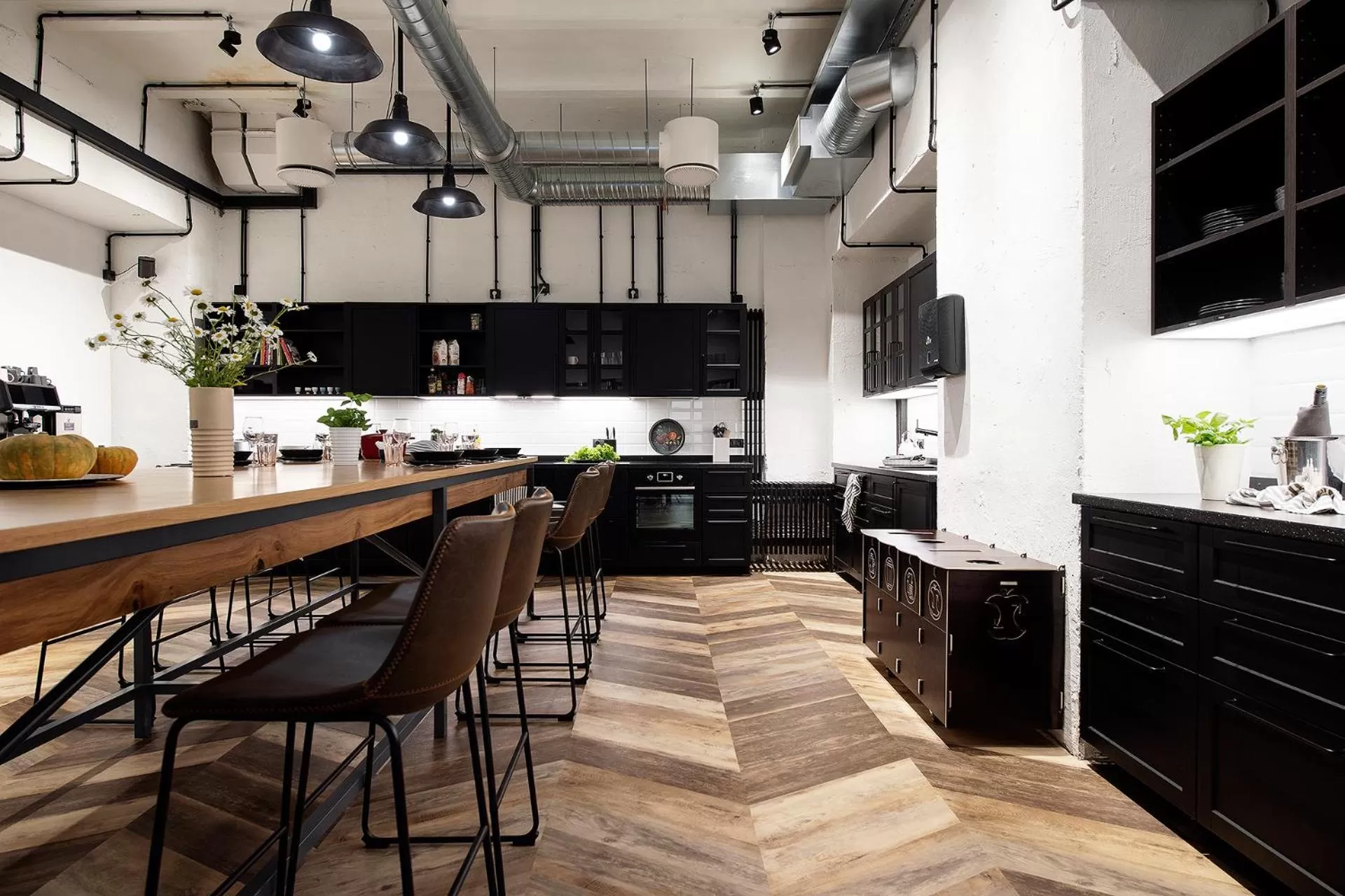 Communal kitchen in Hektor Container Hotel