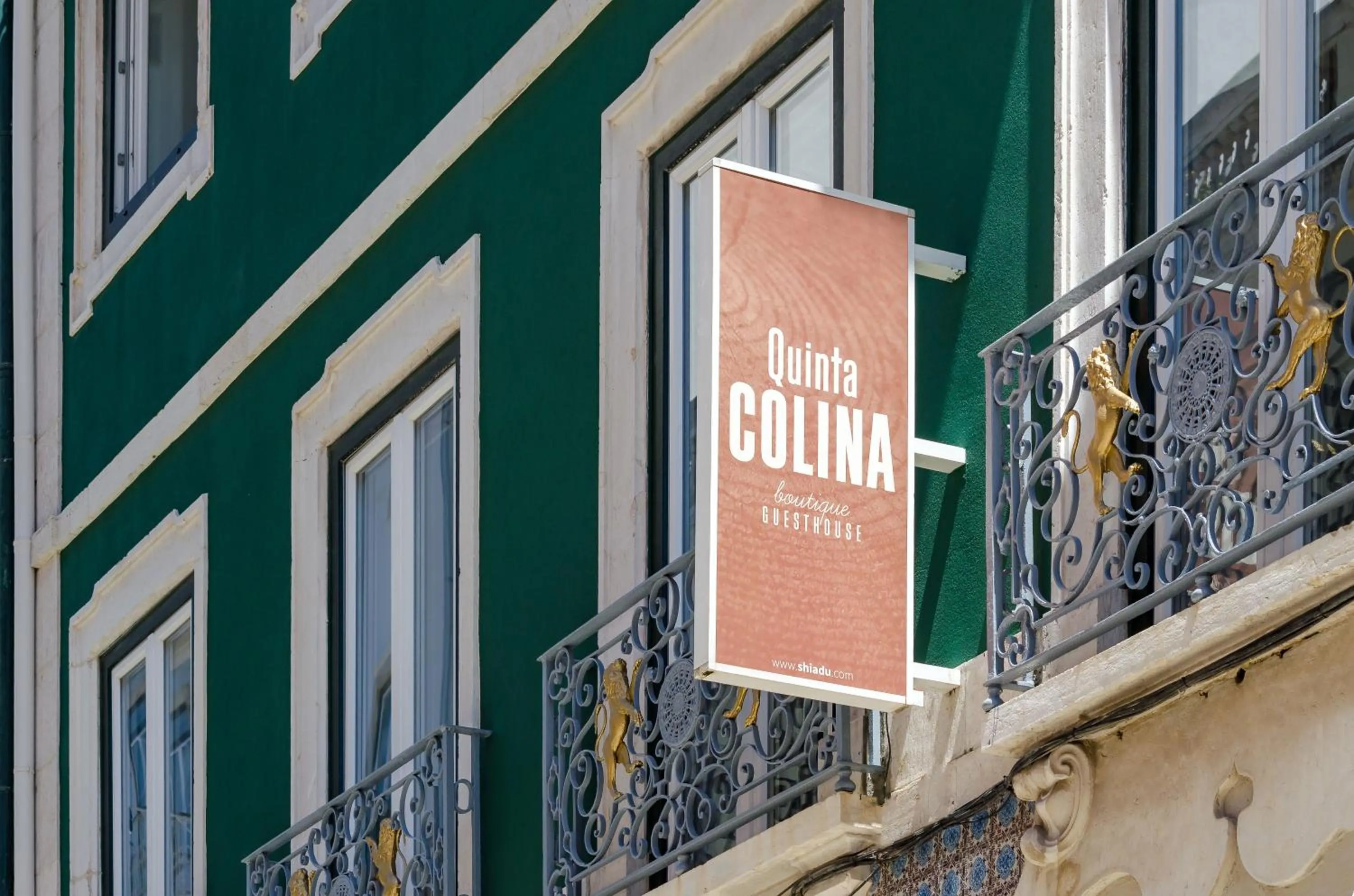 Property logo or sign in Quinta Colina by Shiadu